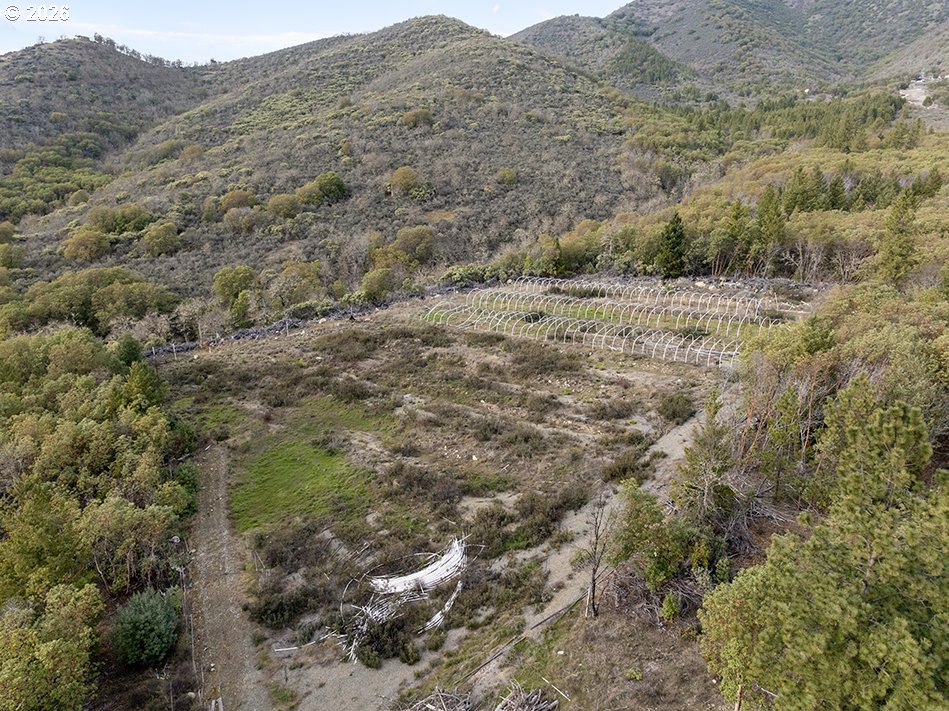 18101 N APPLEGATE RD, Grants Pass, OR, 97527