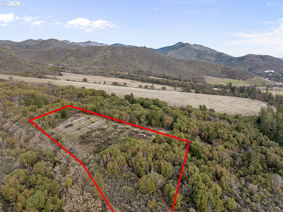 18101 N APPLEGATE RD, Grants Pass, OR, 97527