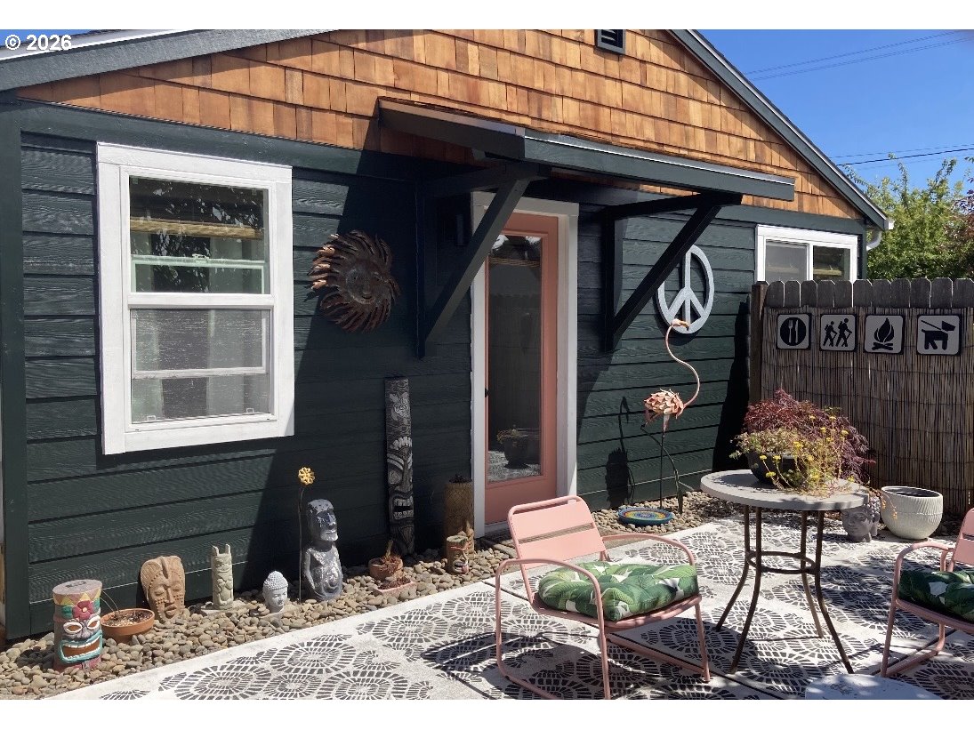 1317 7TH ST, Florence, OR, 97439