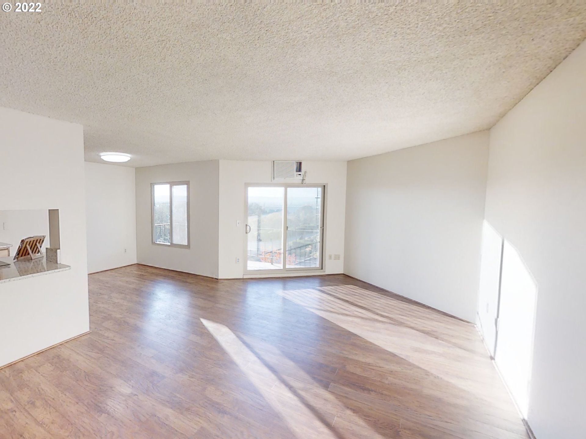 Photo #4: 22000633 Listing 