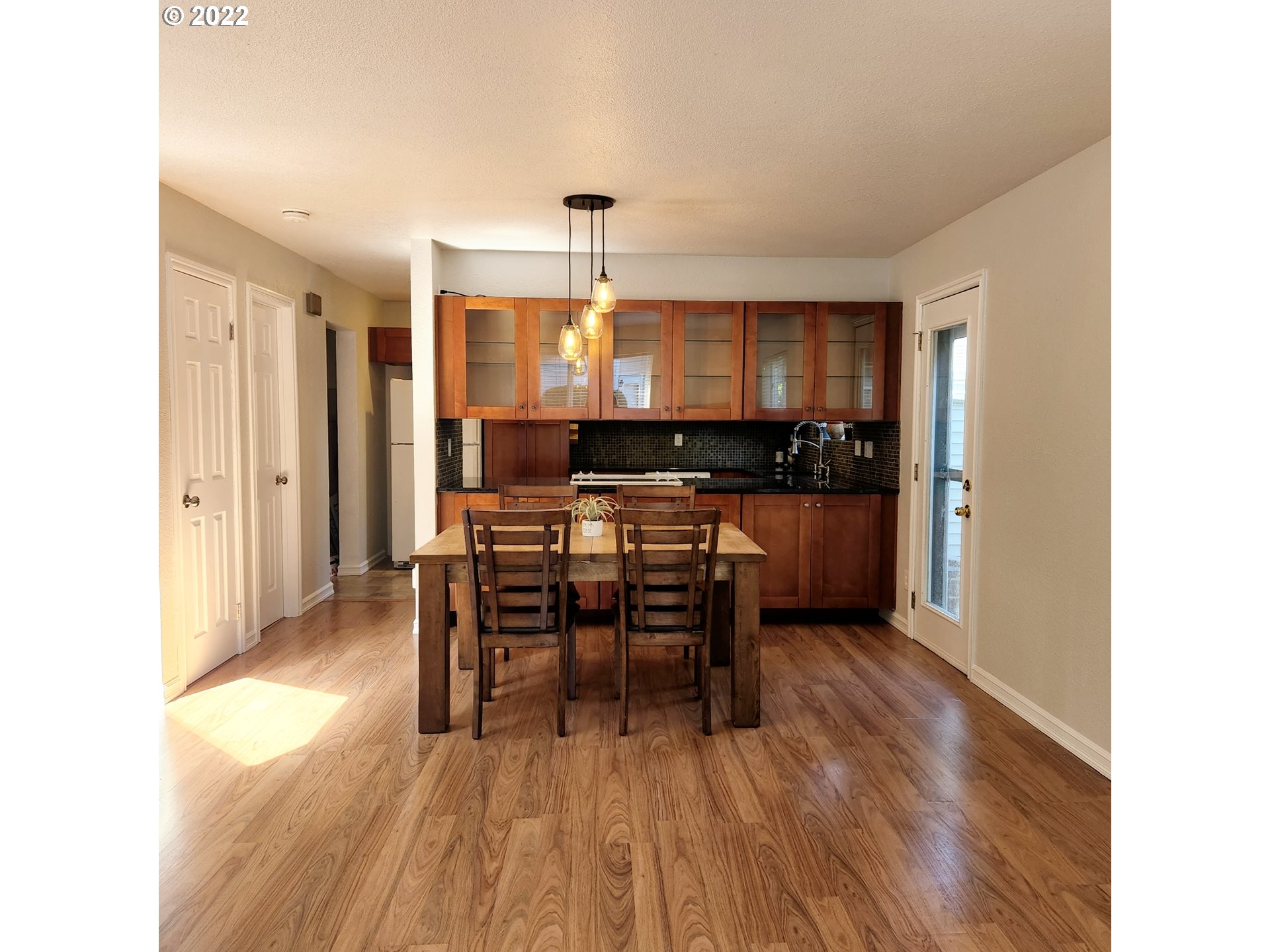 Photo #4: 22003856 Listing 