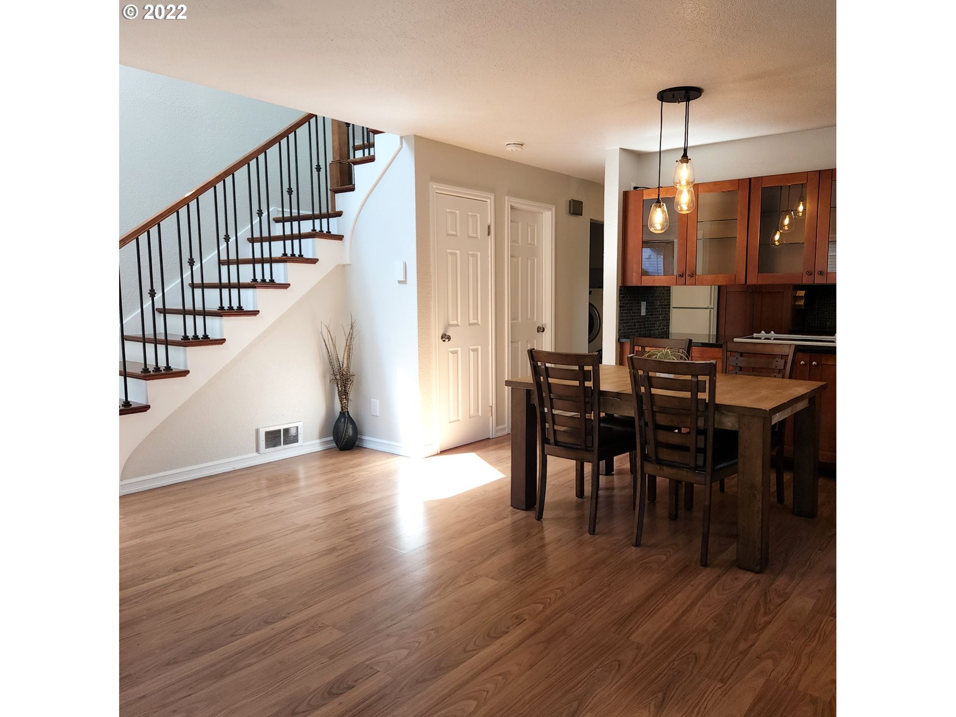 Photo #5: 22003856 Listing 