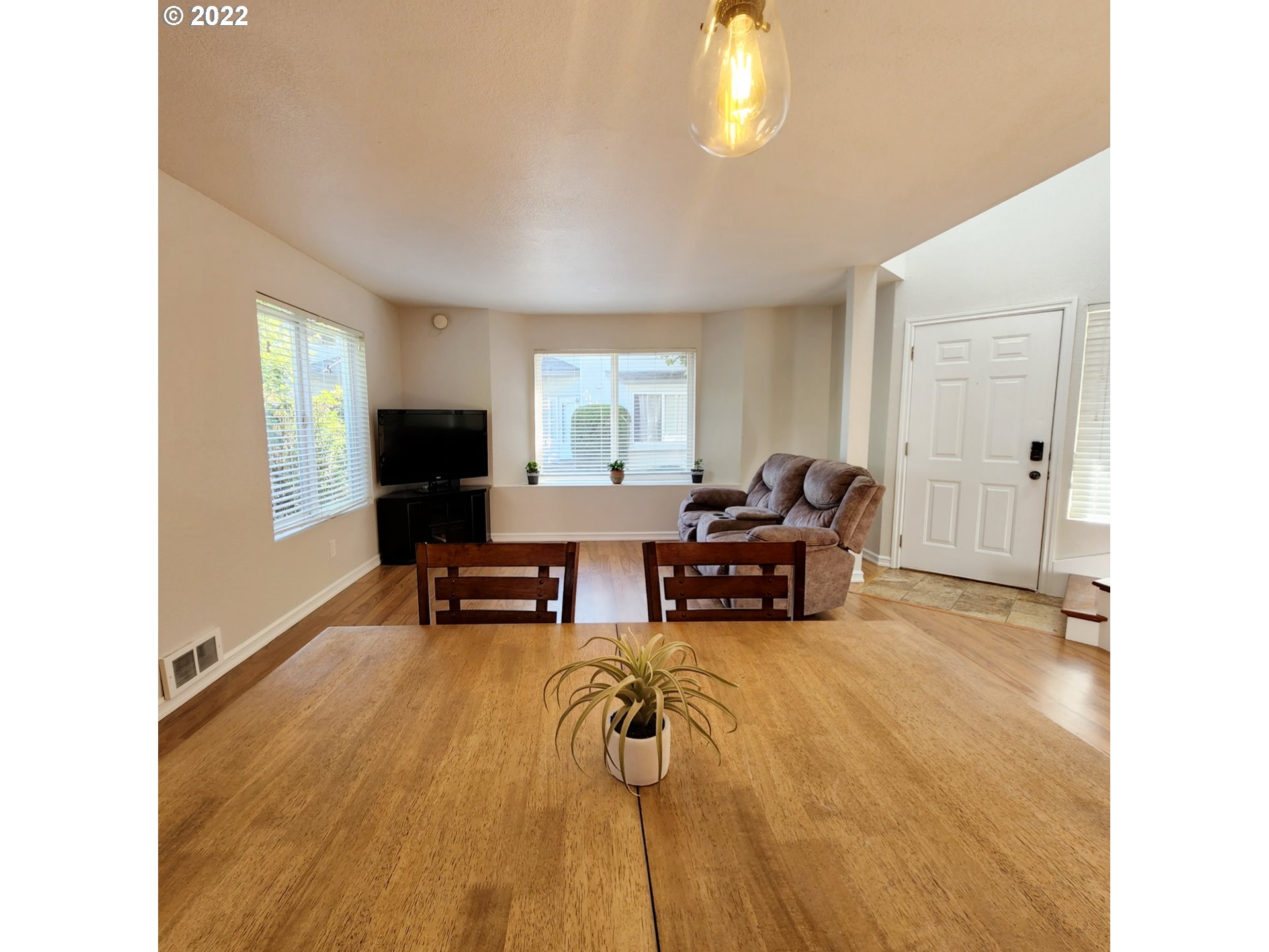 Photo #6: 22003856 Listing 