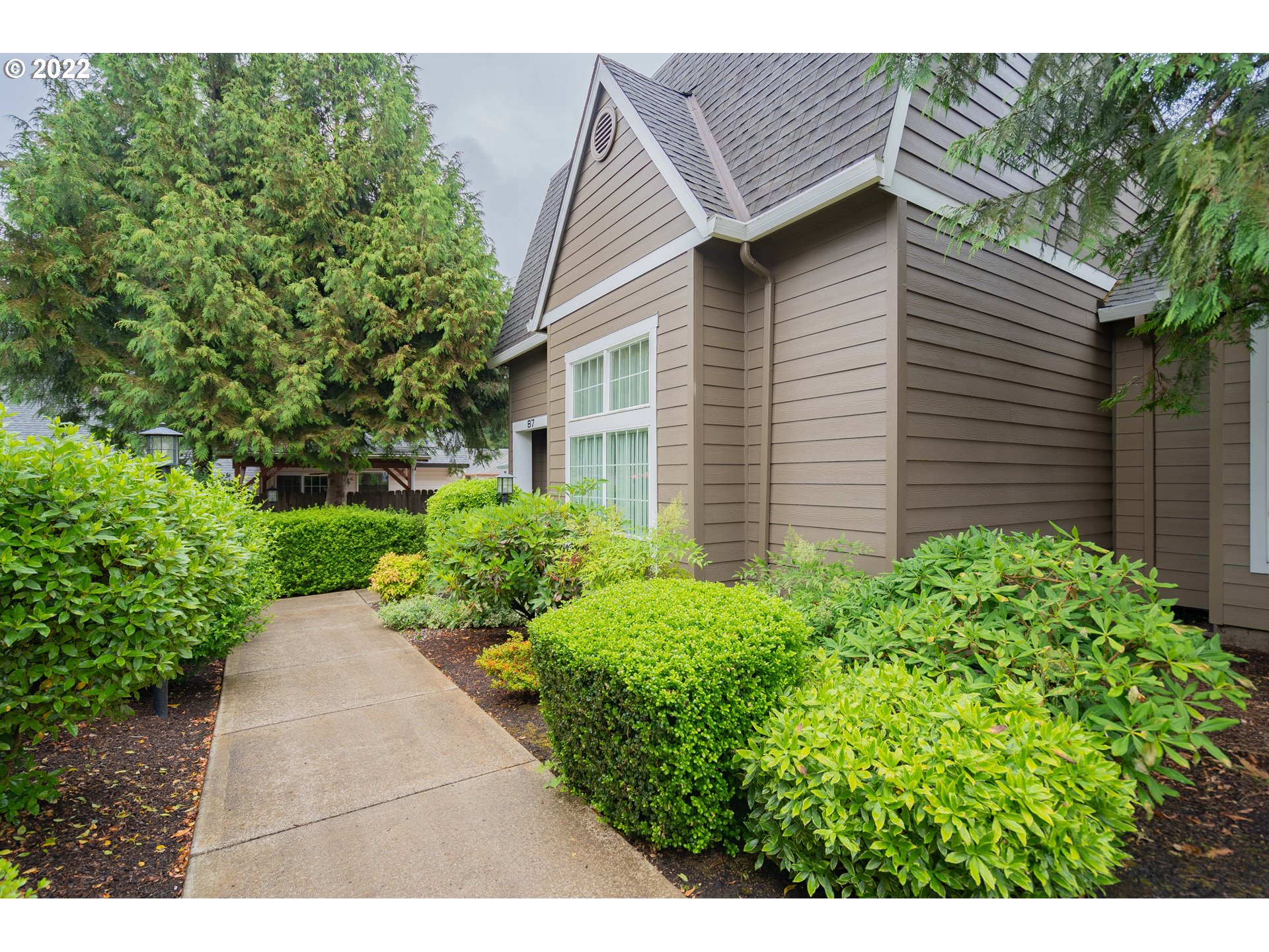 Photo #2: 22012350 Listing 