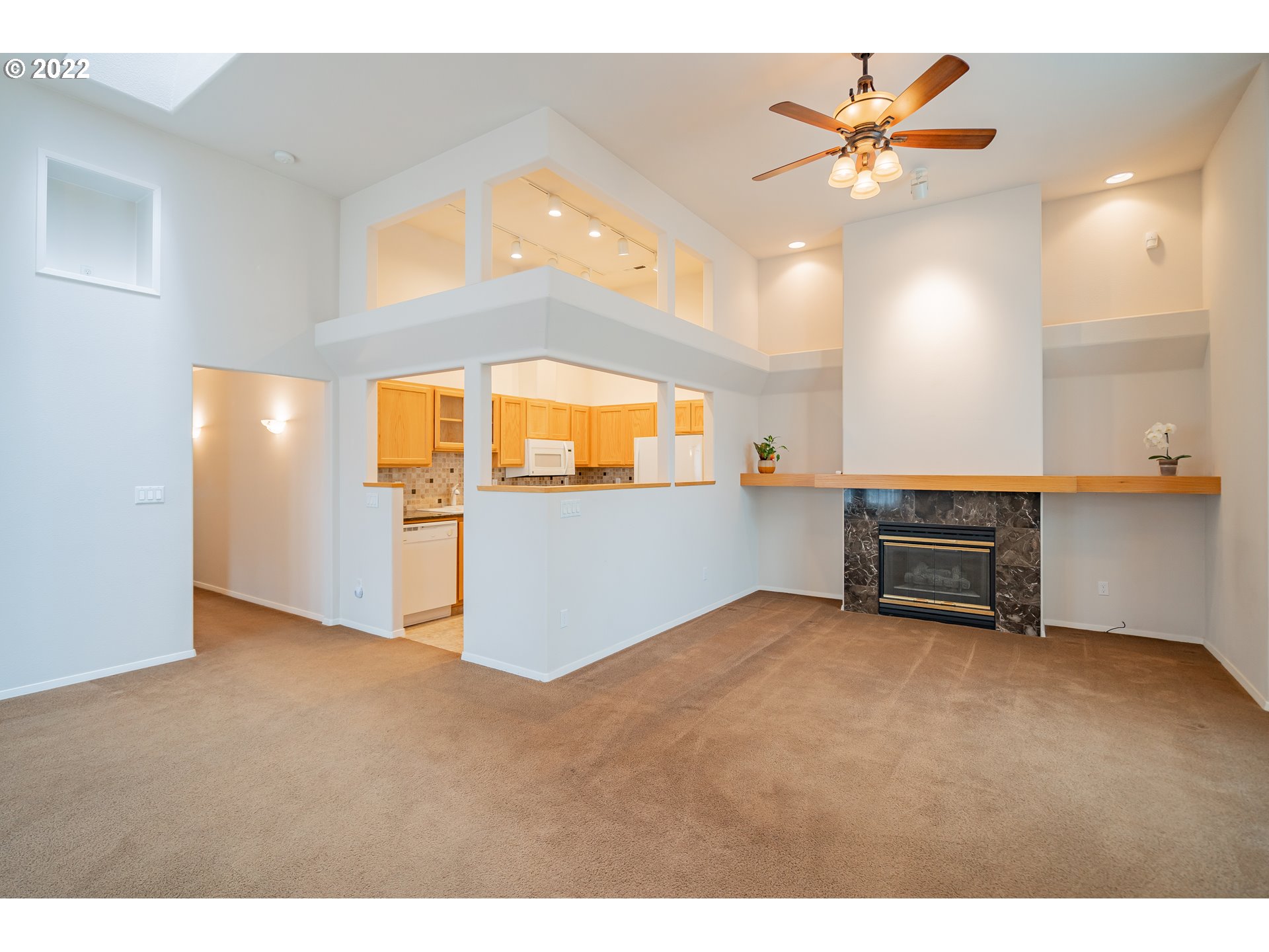 Photo #3: 22012350 Listing 
