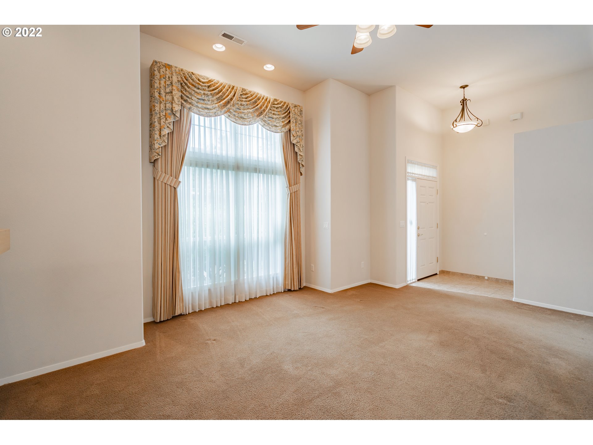 Photo #5: 22012350 Listing 