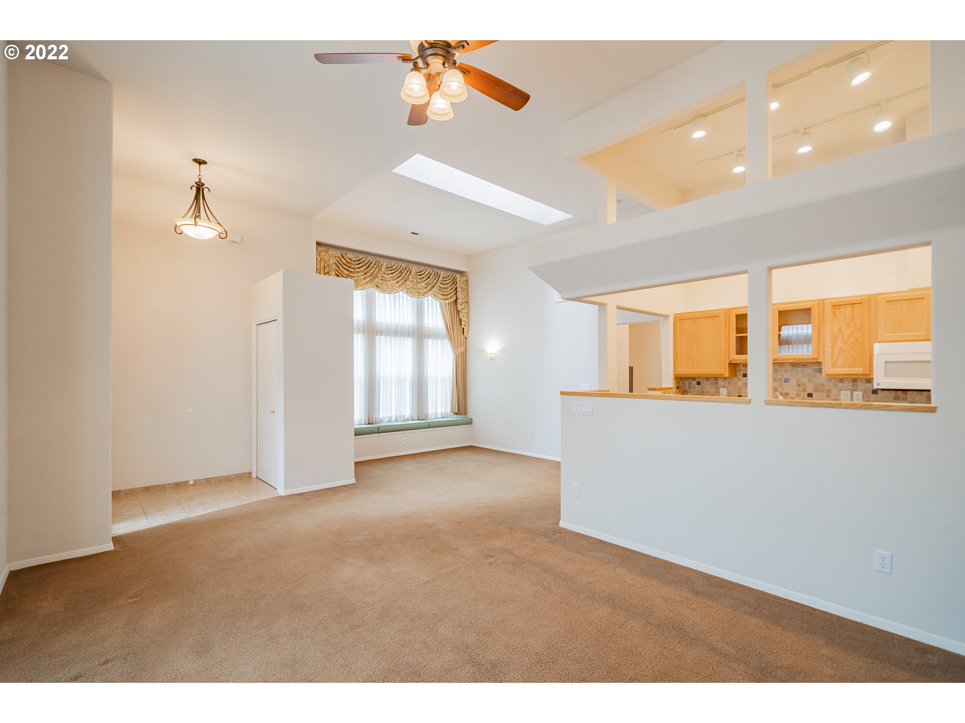 Photo #6: 22012350 Listing 