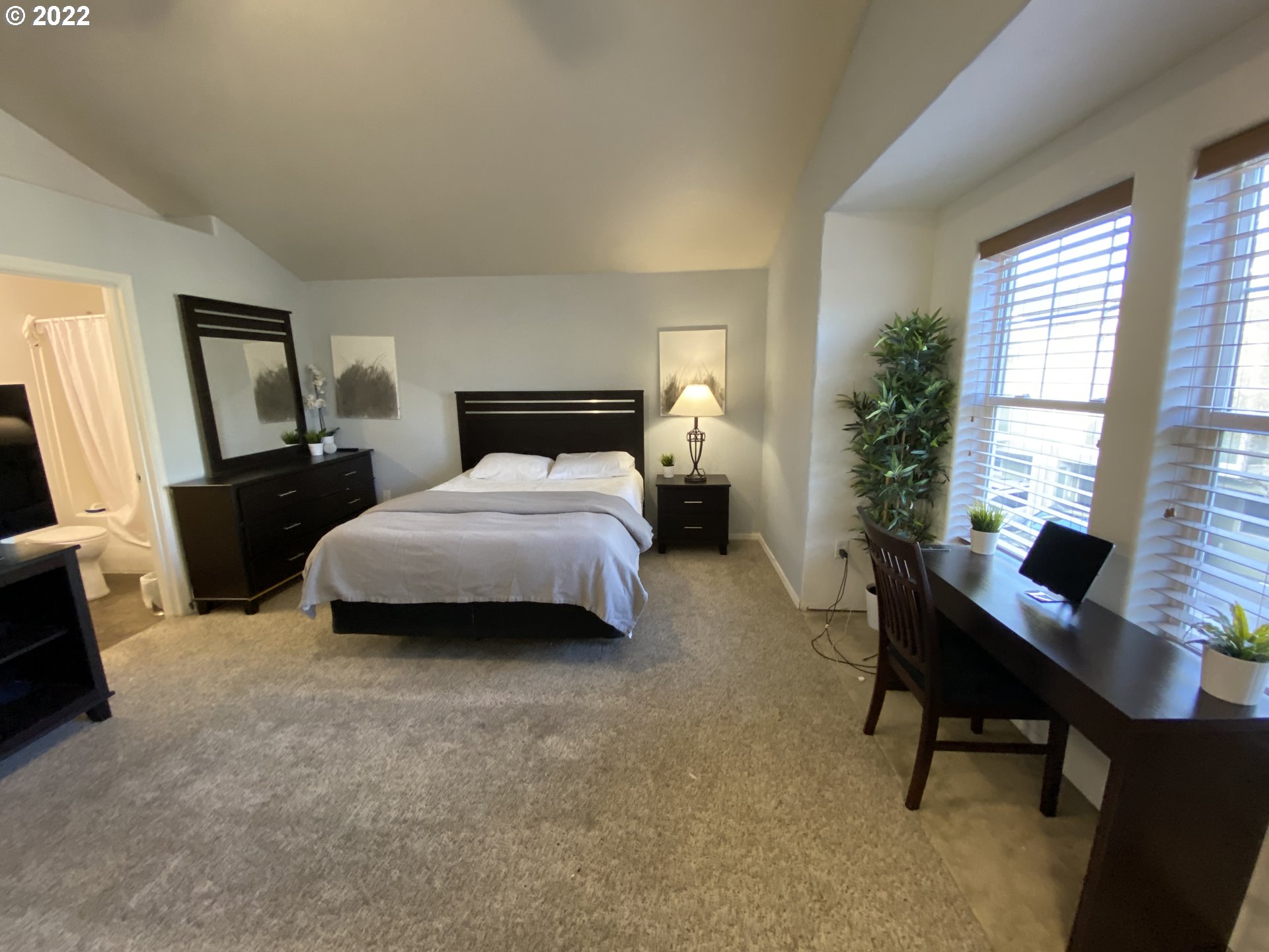 Photo #2: 22020522 Listing 