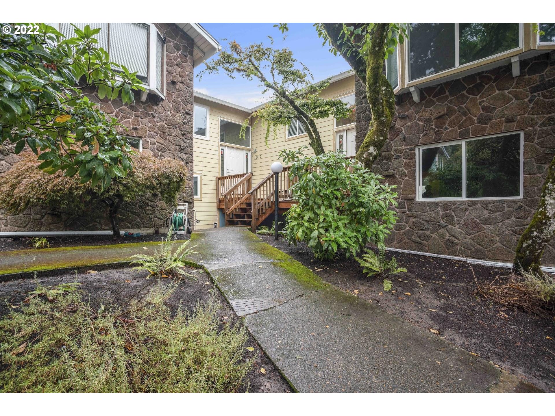 1710 SW 58TH AVE, Portland, OR 97221