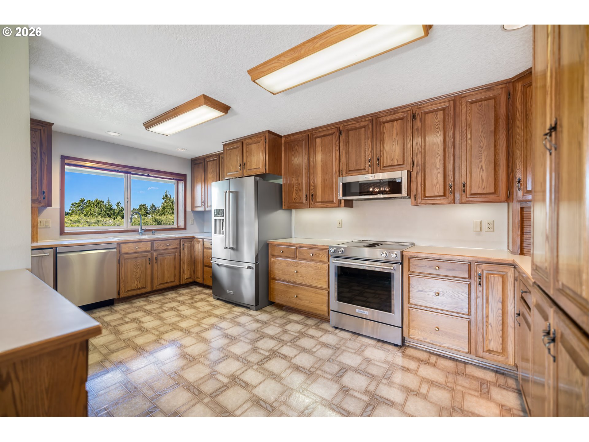 483 BEACH PINE RD, Manzanita, OR, 97130