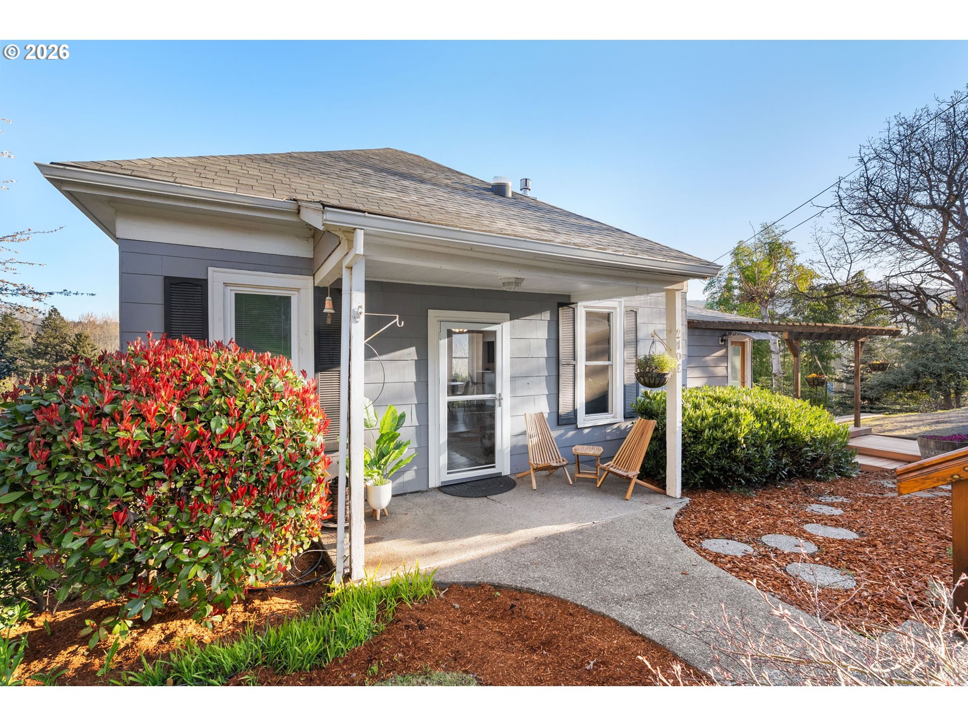 2084 EASTWOOD LN, Eugene, OR, 97401