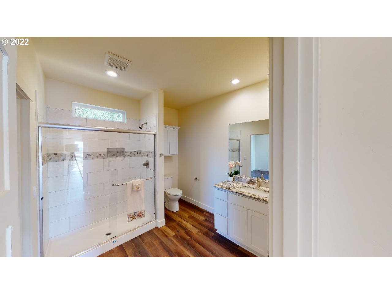 Bathroom, Attached-Upper