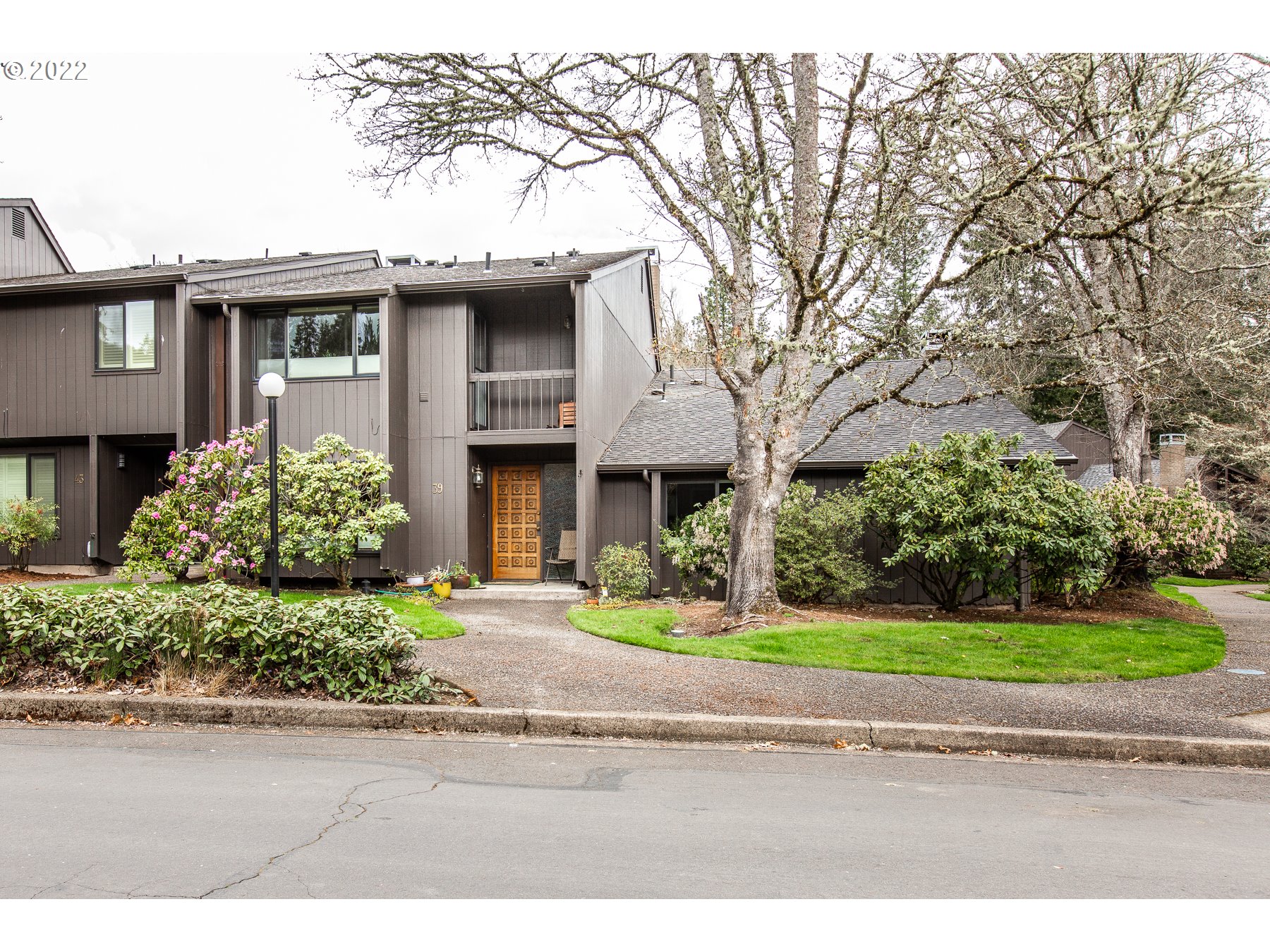 Unique 3-bedroom 2 bath South Eugene townhouse w/ state-of-the-art Daikin ductless heat pump upstairs & down, large picture windows on both levels, gorgeous South Eugene views, spacious master bedroom suite w/ bath & balcony Remodeled kitchen with stainless appliances and butcher block island. Private courtyard w/mature Japanese maple tree & entrance to 2 car garage. 13 acres of beautifully maintained common areas w/ gardens, trees,creek, pathways, clubhouse & private pool. Open house 7/10 10-12