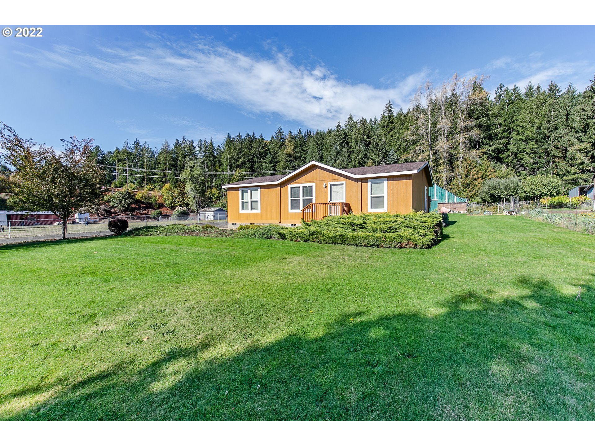 34785 ROW RIVER RD, Cottage Grove, OR 97424