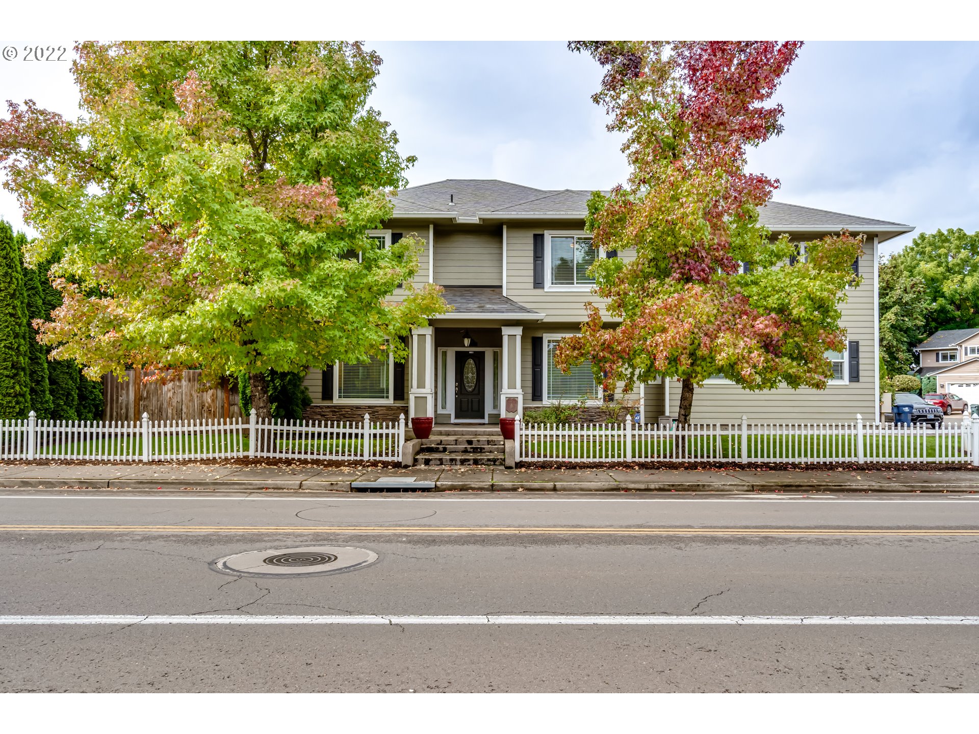 1891 KING HENRY CT, Springfield, OR 97477