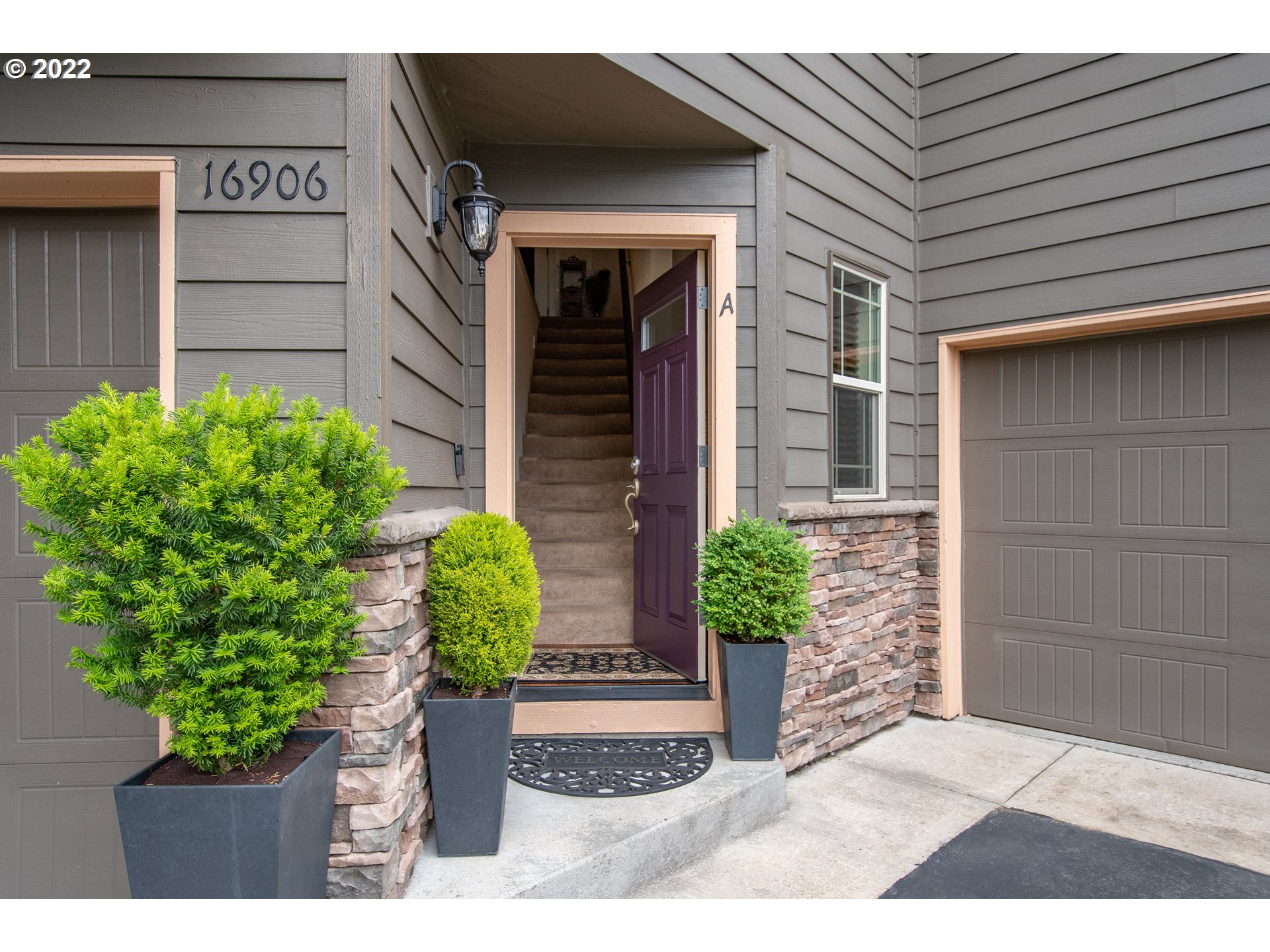 Photo #2: 22086123 Listing 