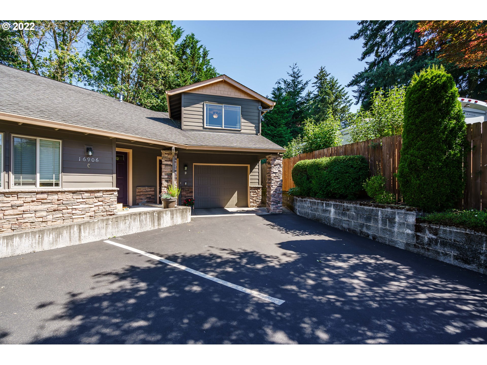 Photo #3: 22090456 Listing 