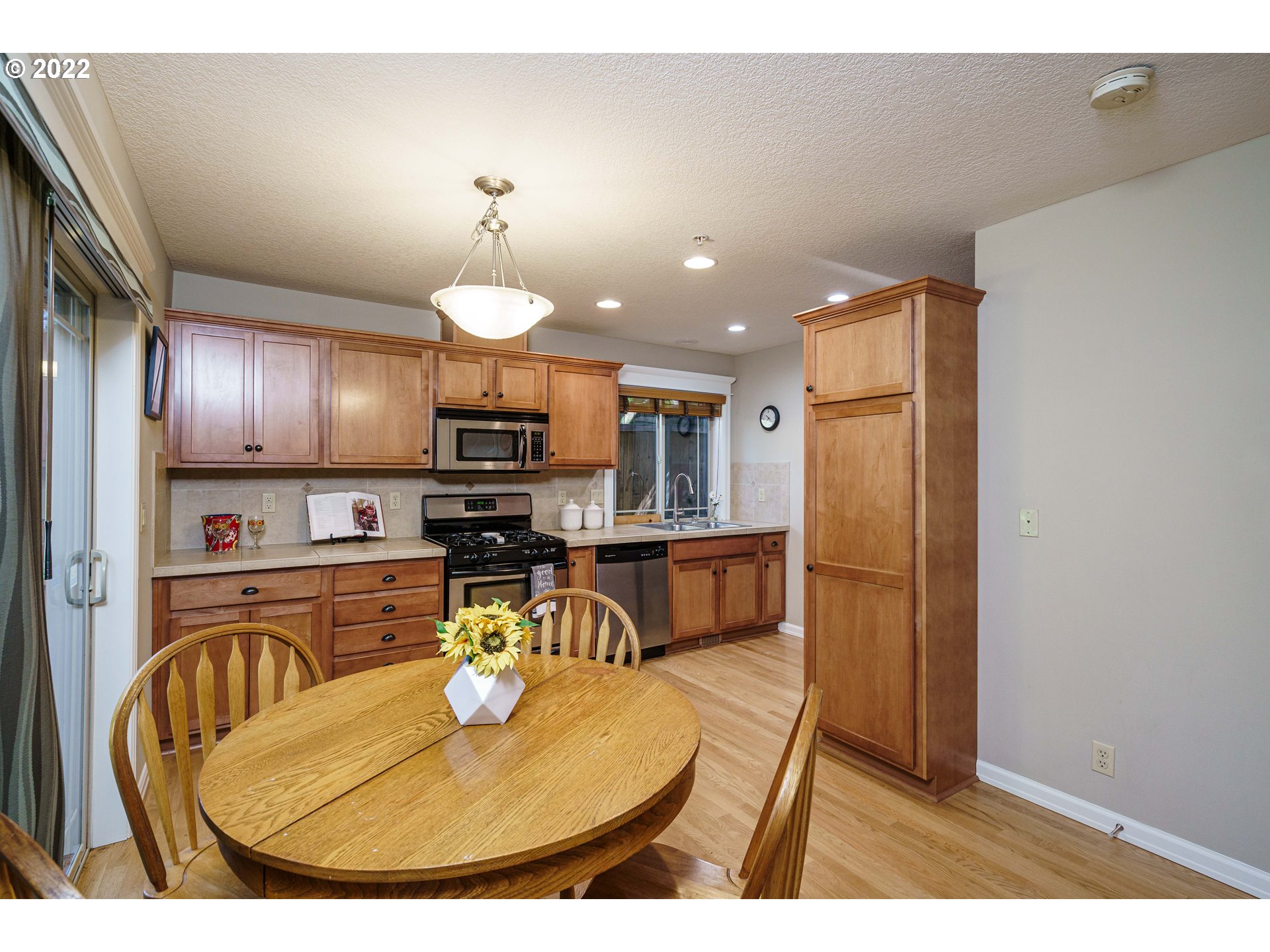 Photo #6: 22090456 Listing 