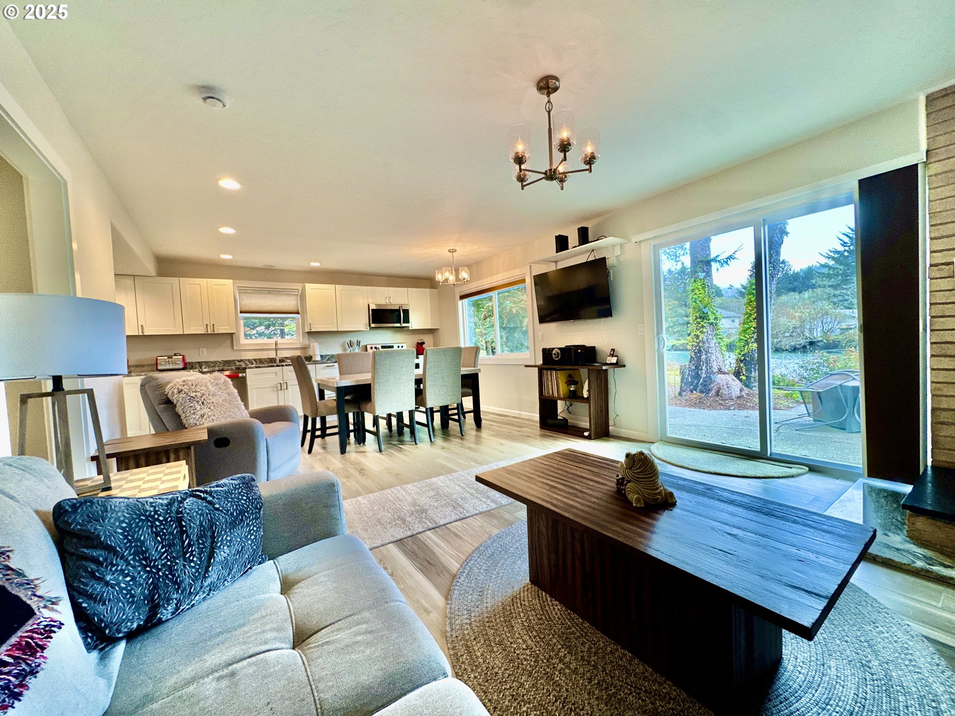 99268 WINCHUCK RIVER RD, Brookings, OR, 97415