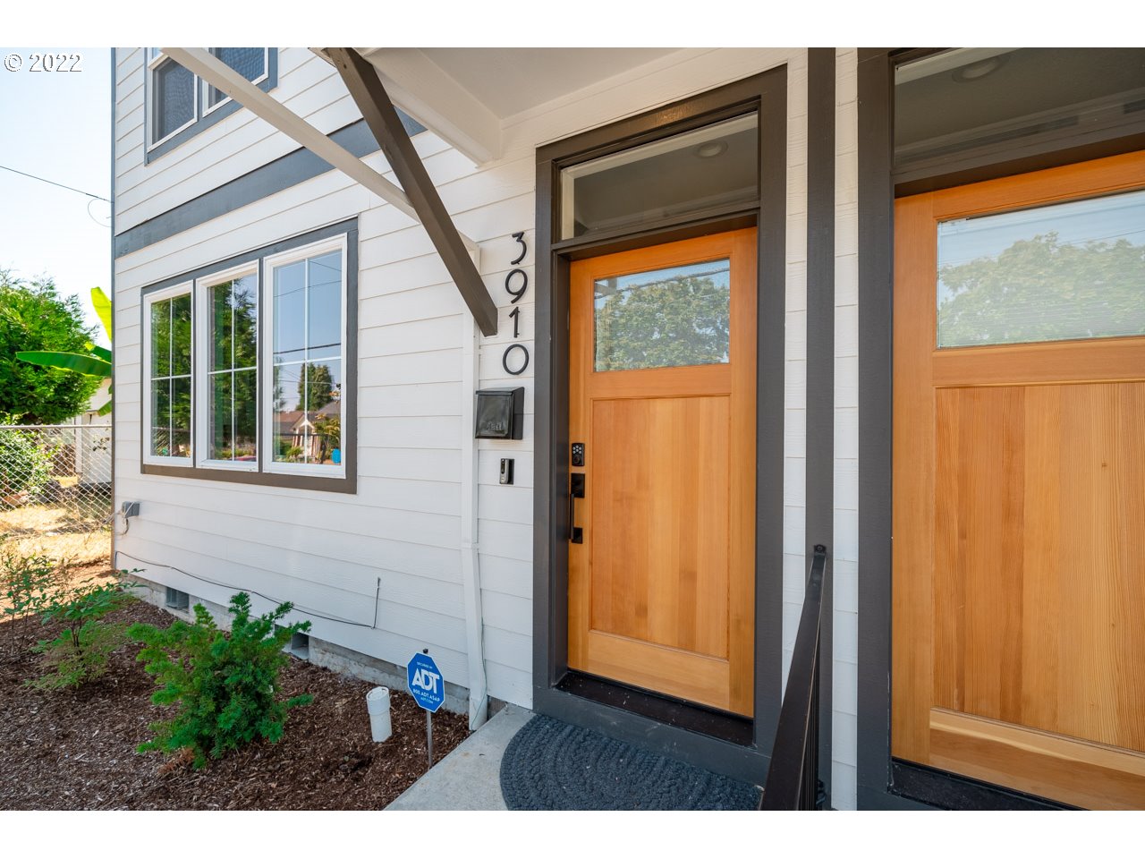 Photo #6: 22133402 Listing 