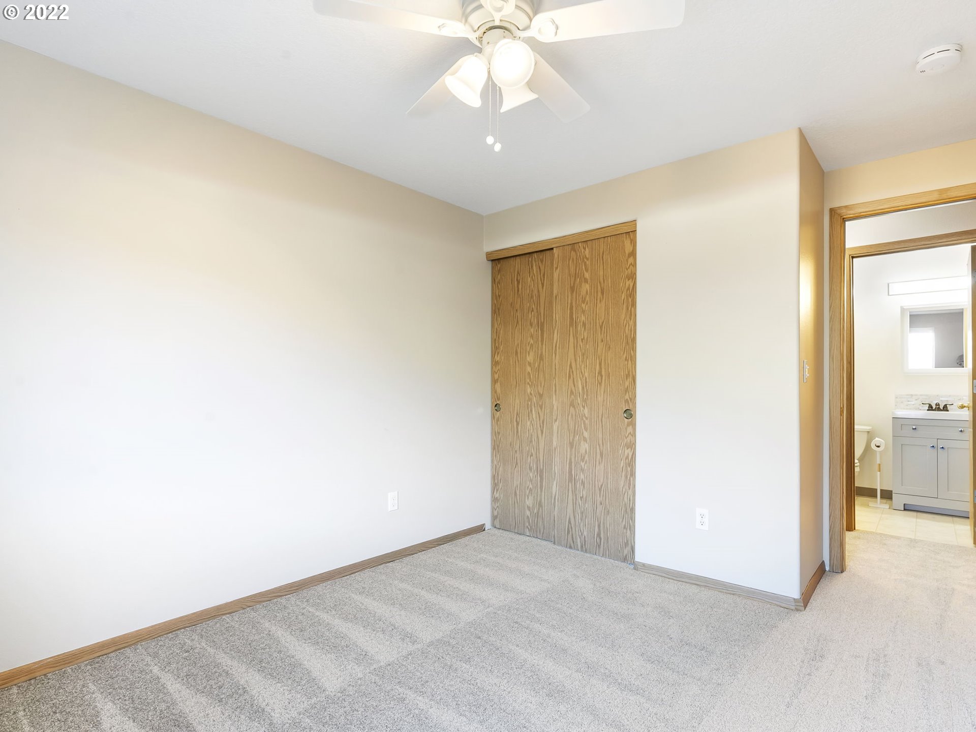 Photo #6: 22137083 Listing 