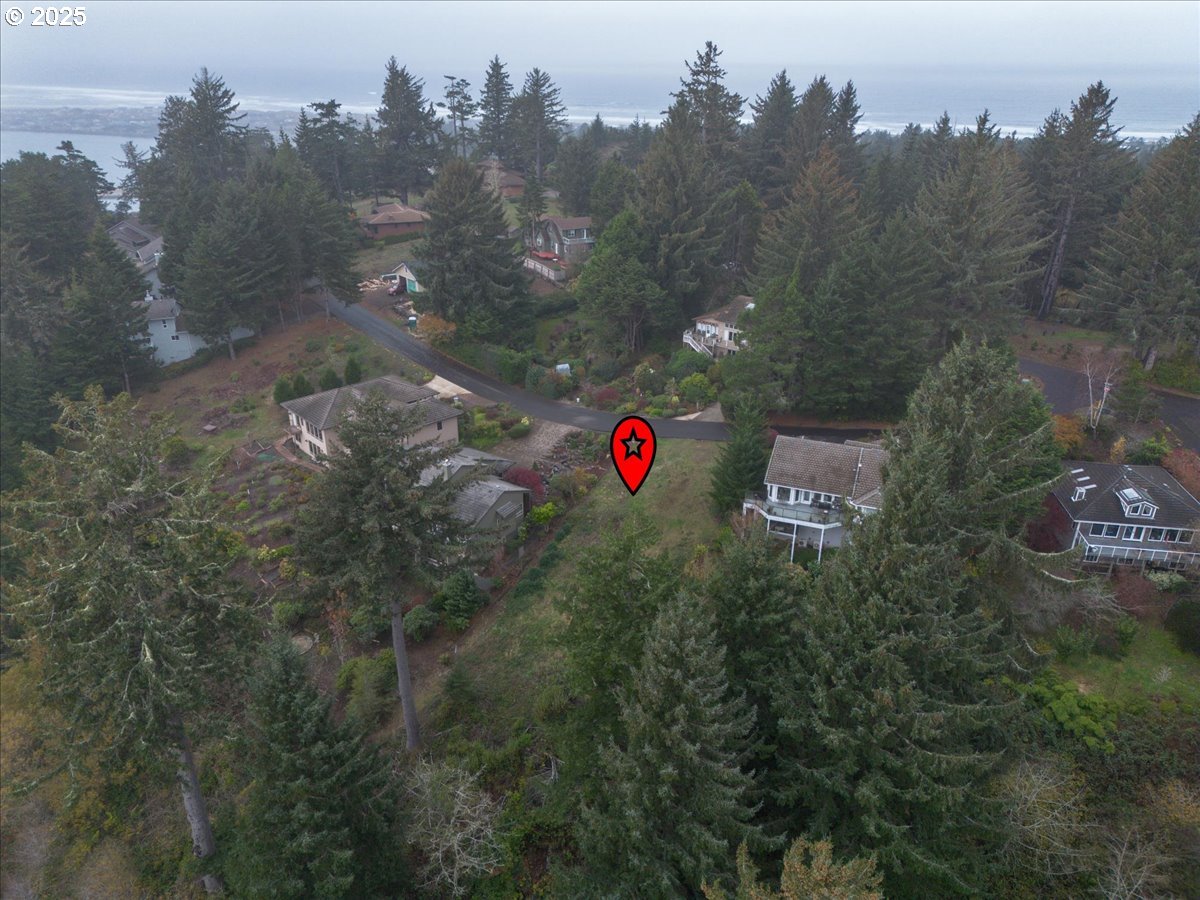 729 NW HIGHLAND DR, Waldport, OR, 97394
