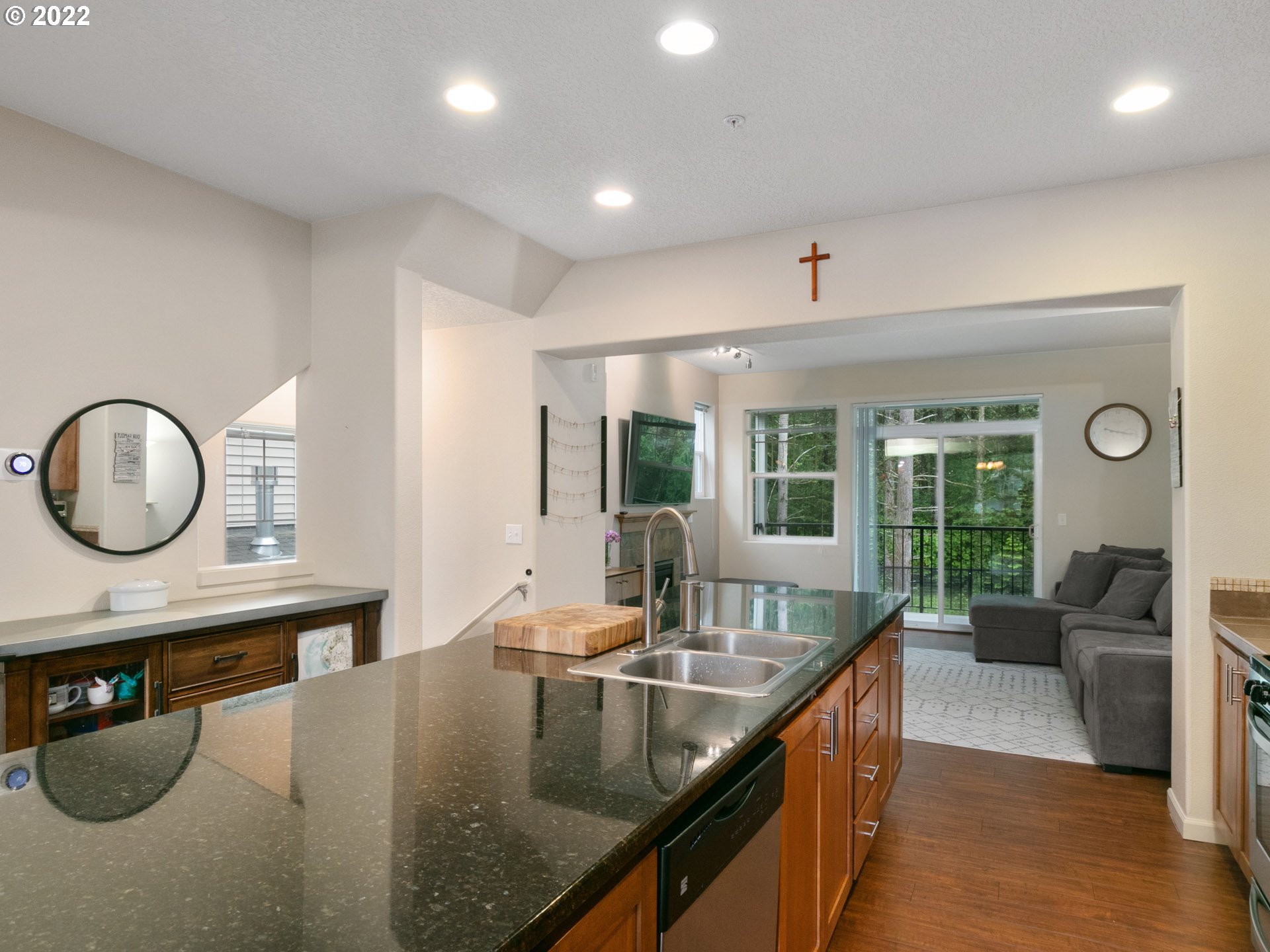 Photo #5: 22155543 Listing 