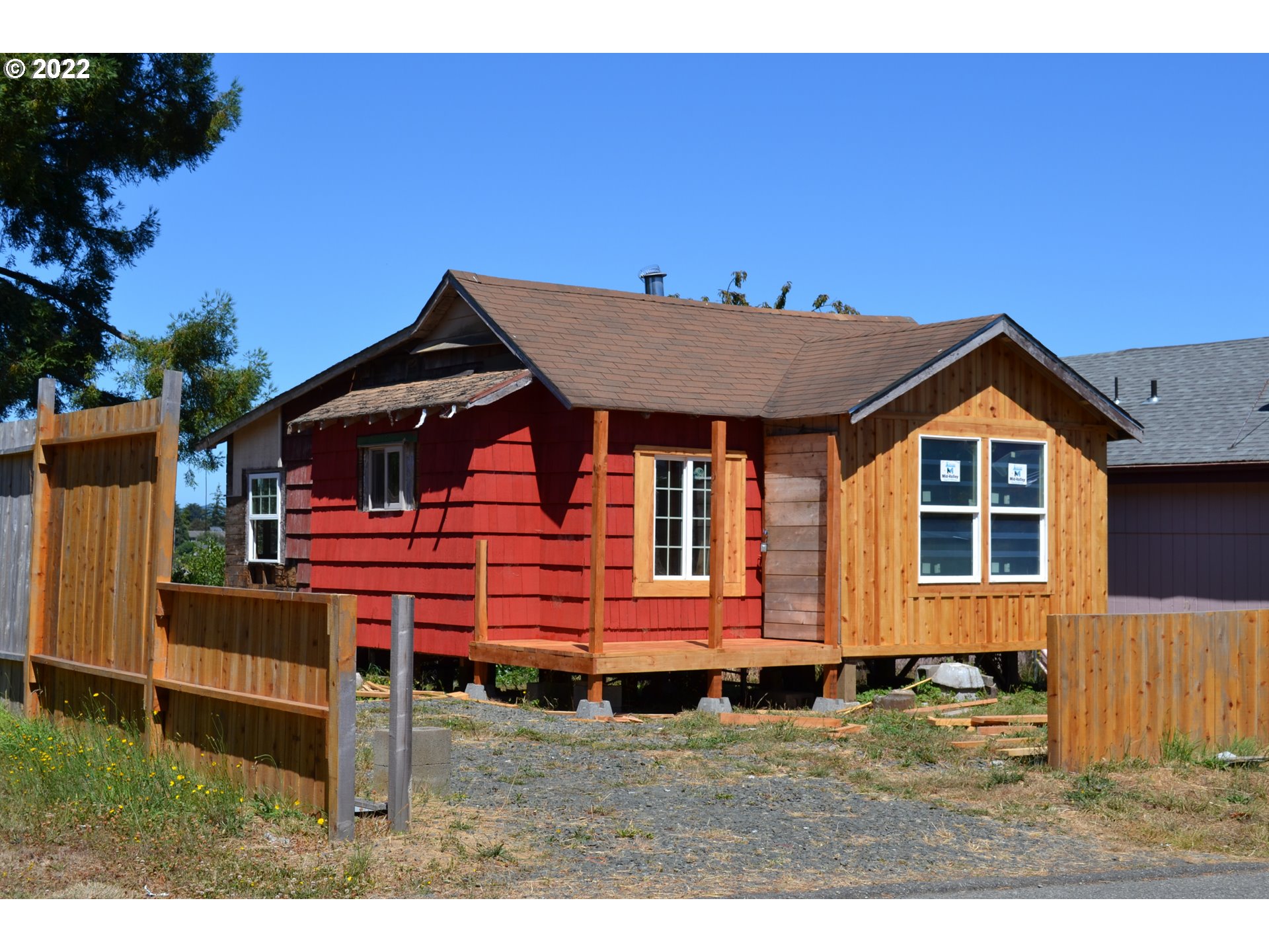 1168 CALIFORNIA AVE, Coos Bay, OR 97420