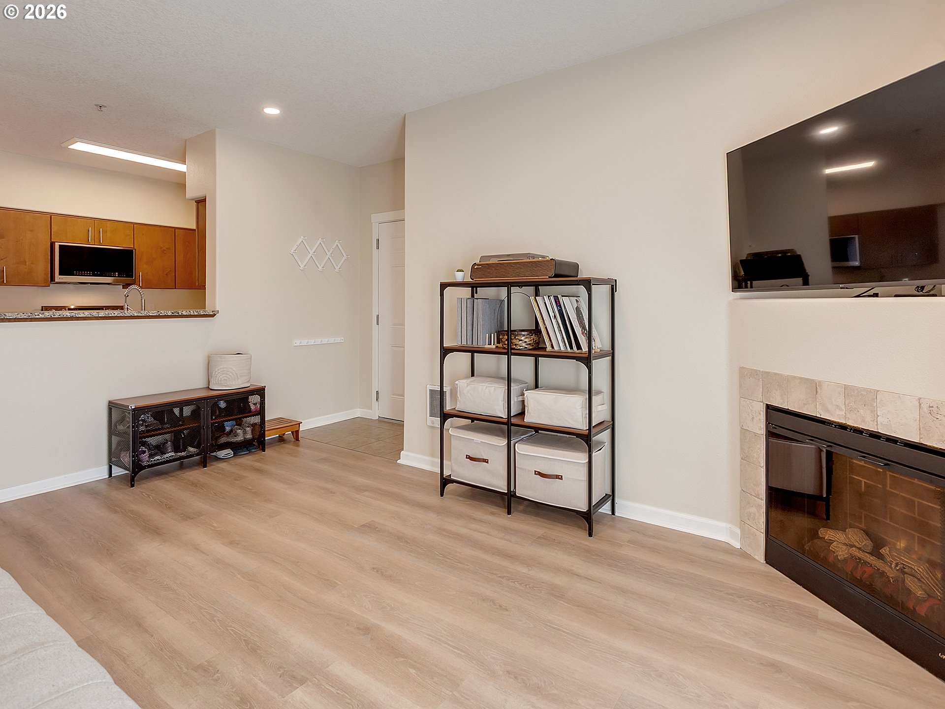 Photo #5: 221600916 Listing: Photo #5