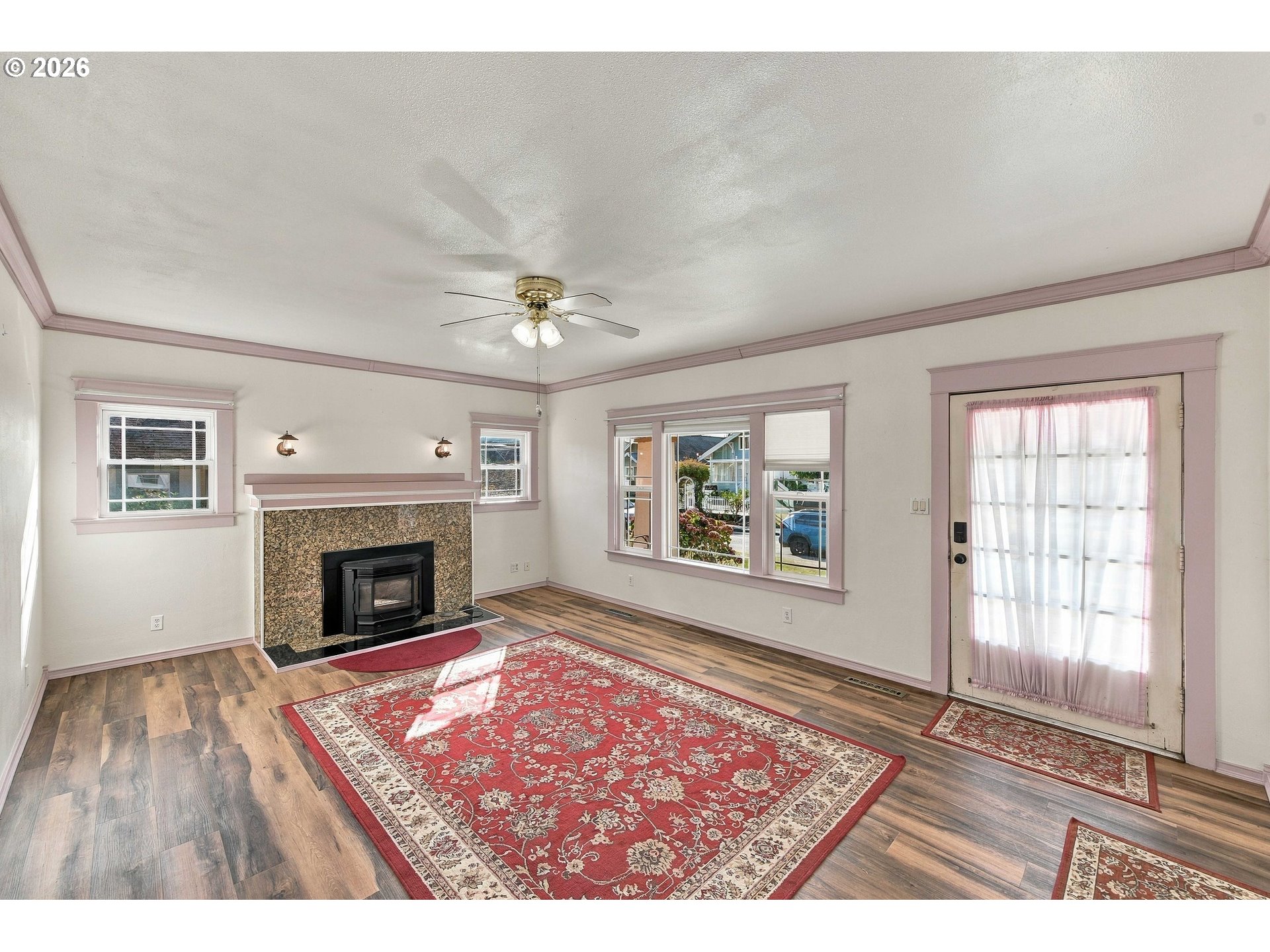 1439 UNION AVE, North Bend, OR 97459