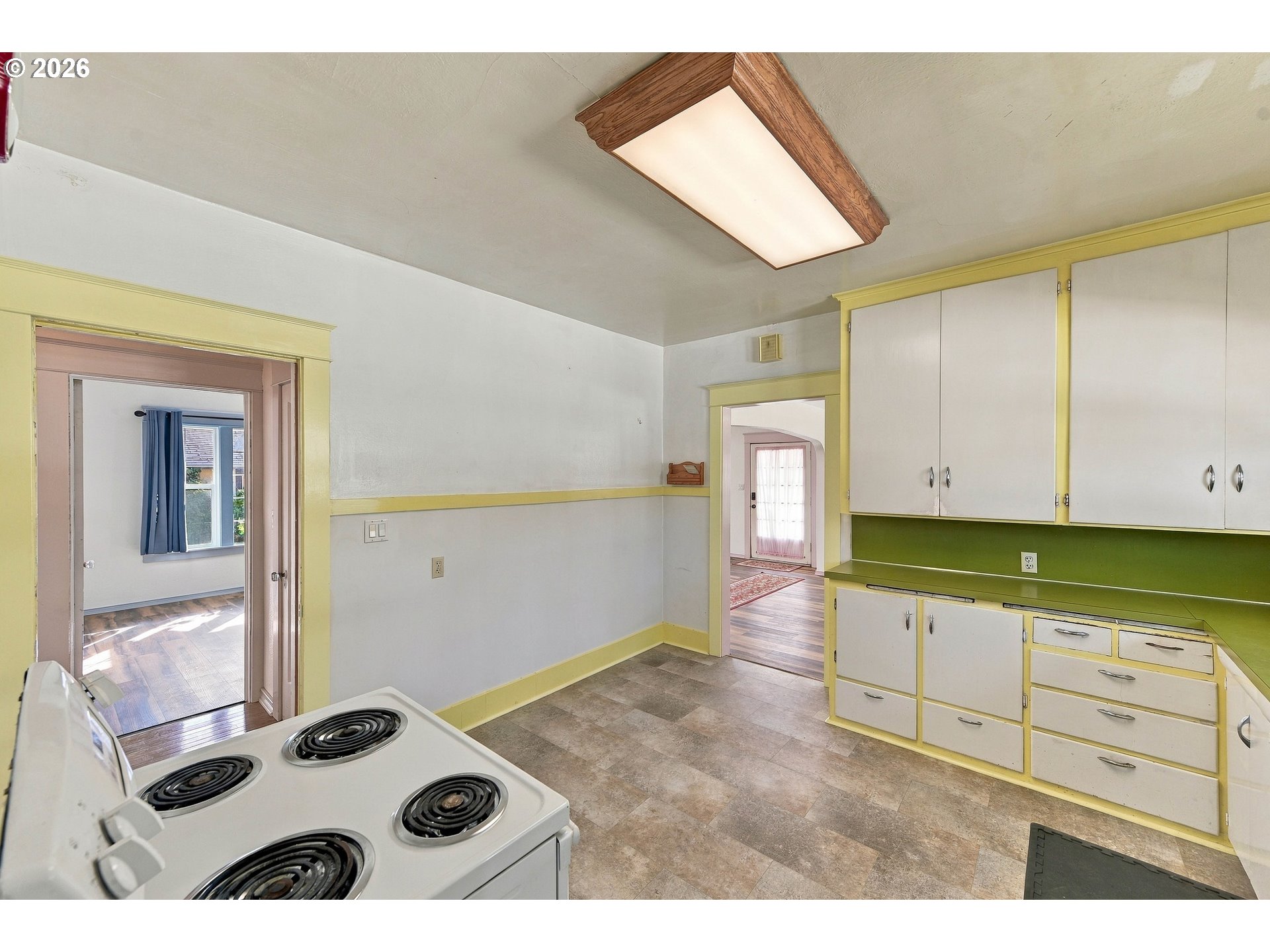 1439 UNION AVE, North Bend, OR 97459