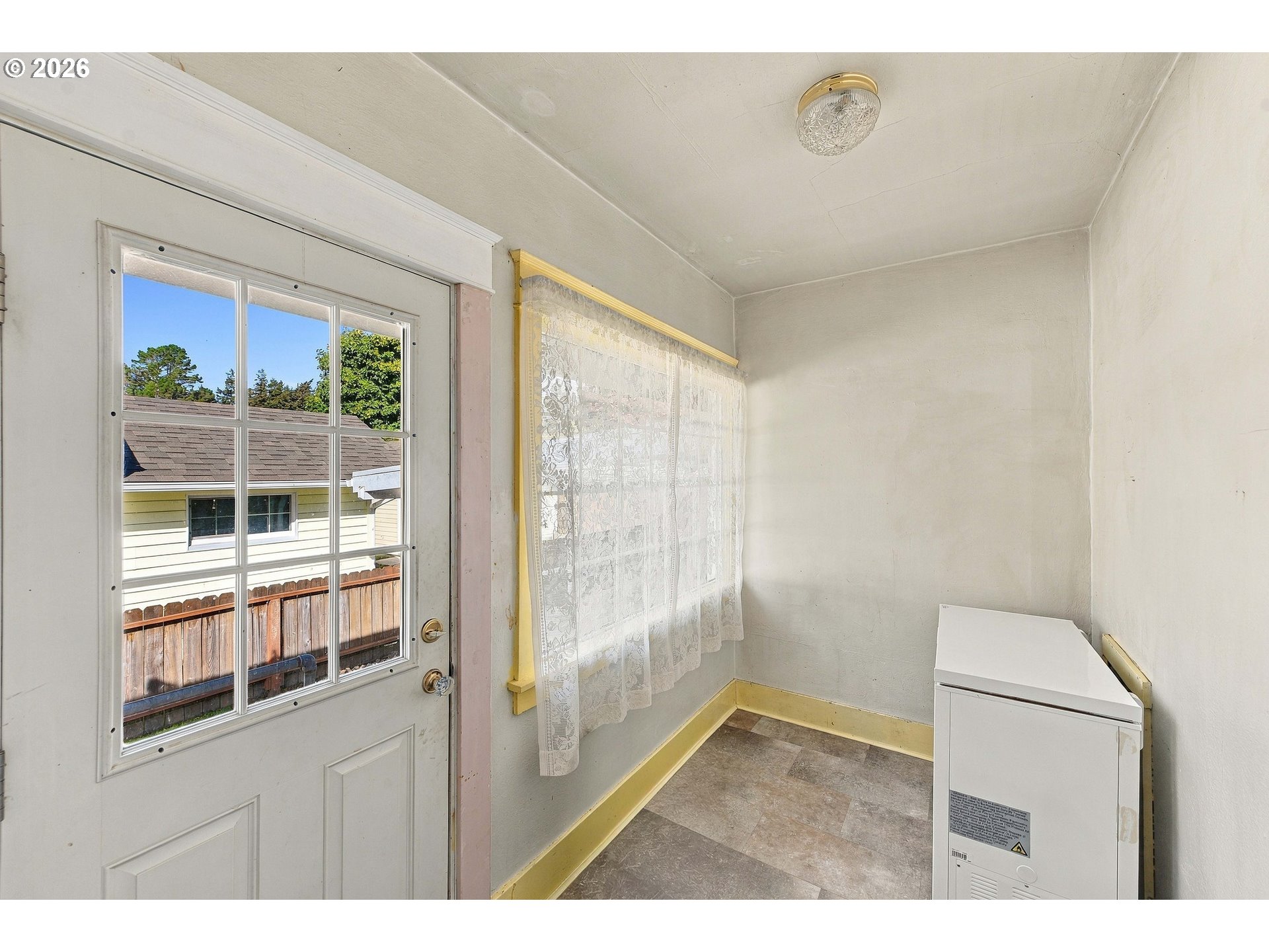 1439 UNION AVE, North Bend, OR 97459