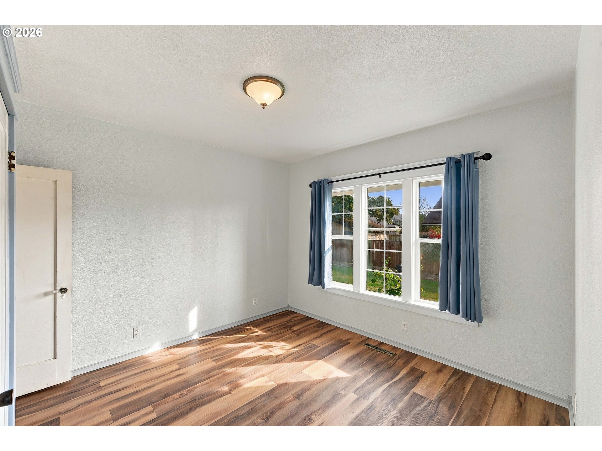 1439 UNION AVE, North Bend, OR 97459