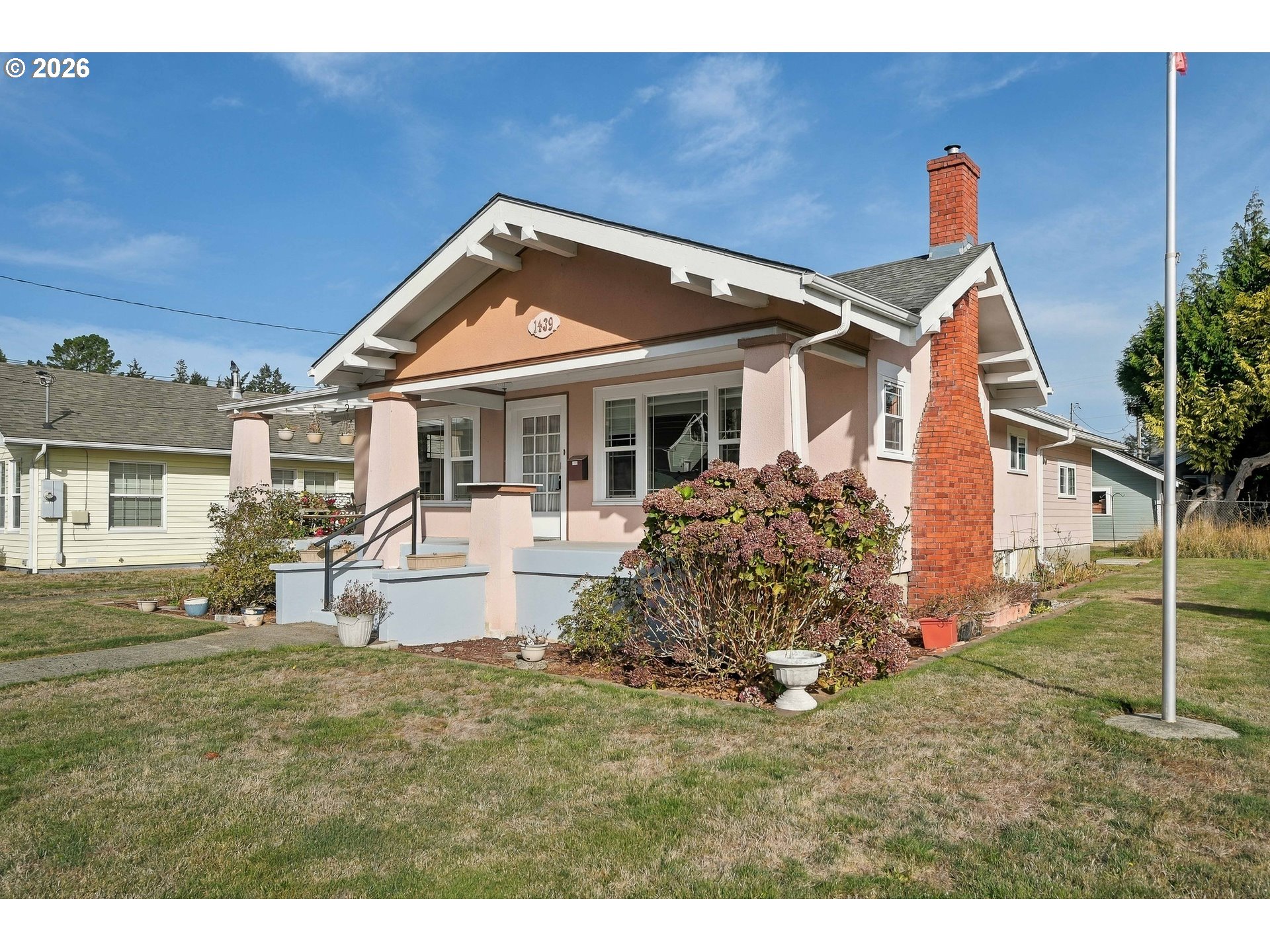 1439 UNION AVE, North Bend, OR 97459