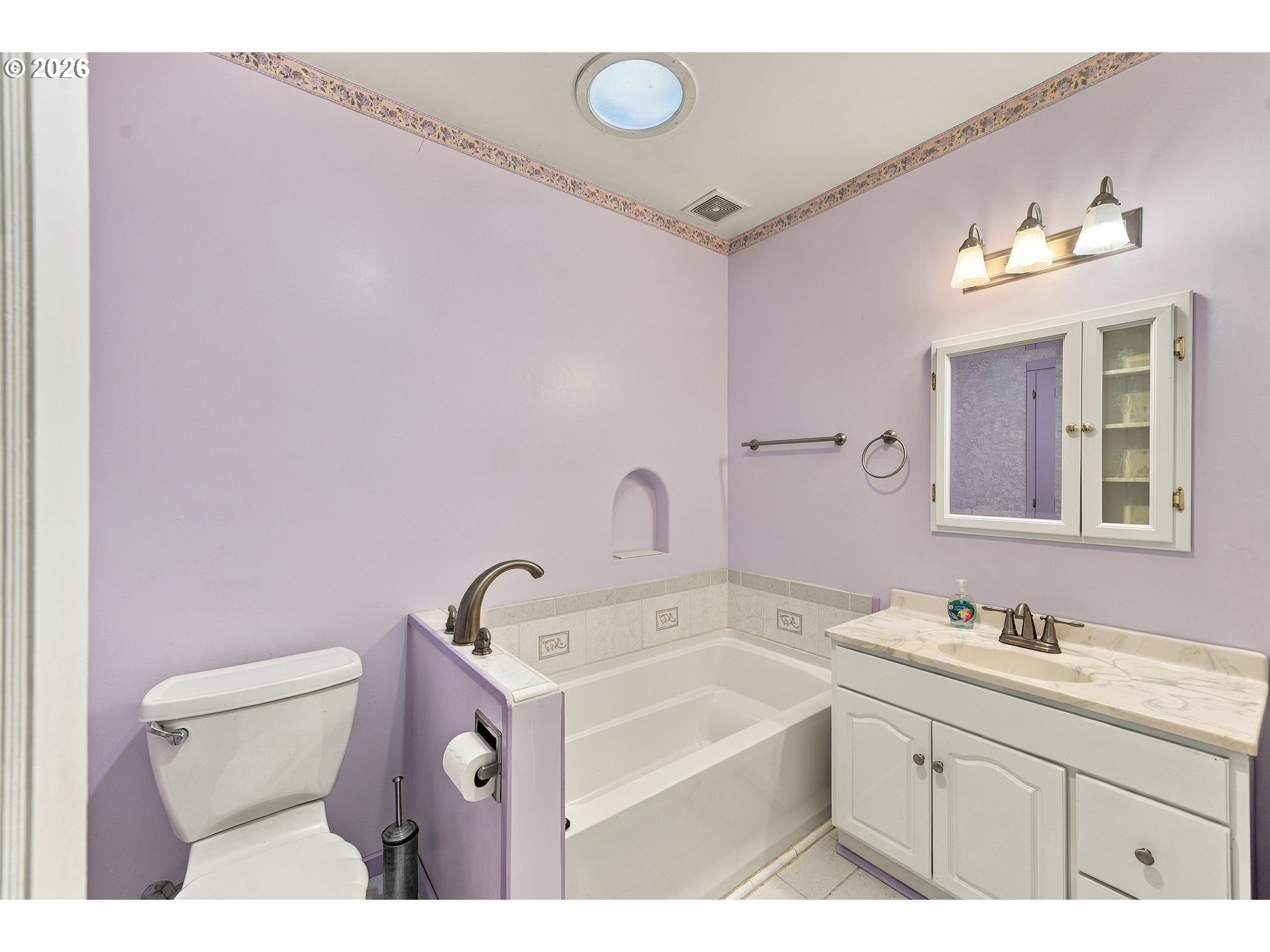 1439 UNION AVE, North Bend, OR 97459