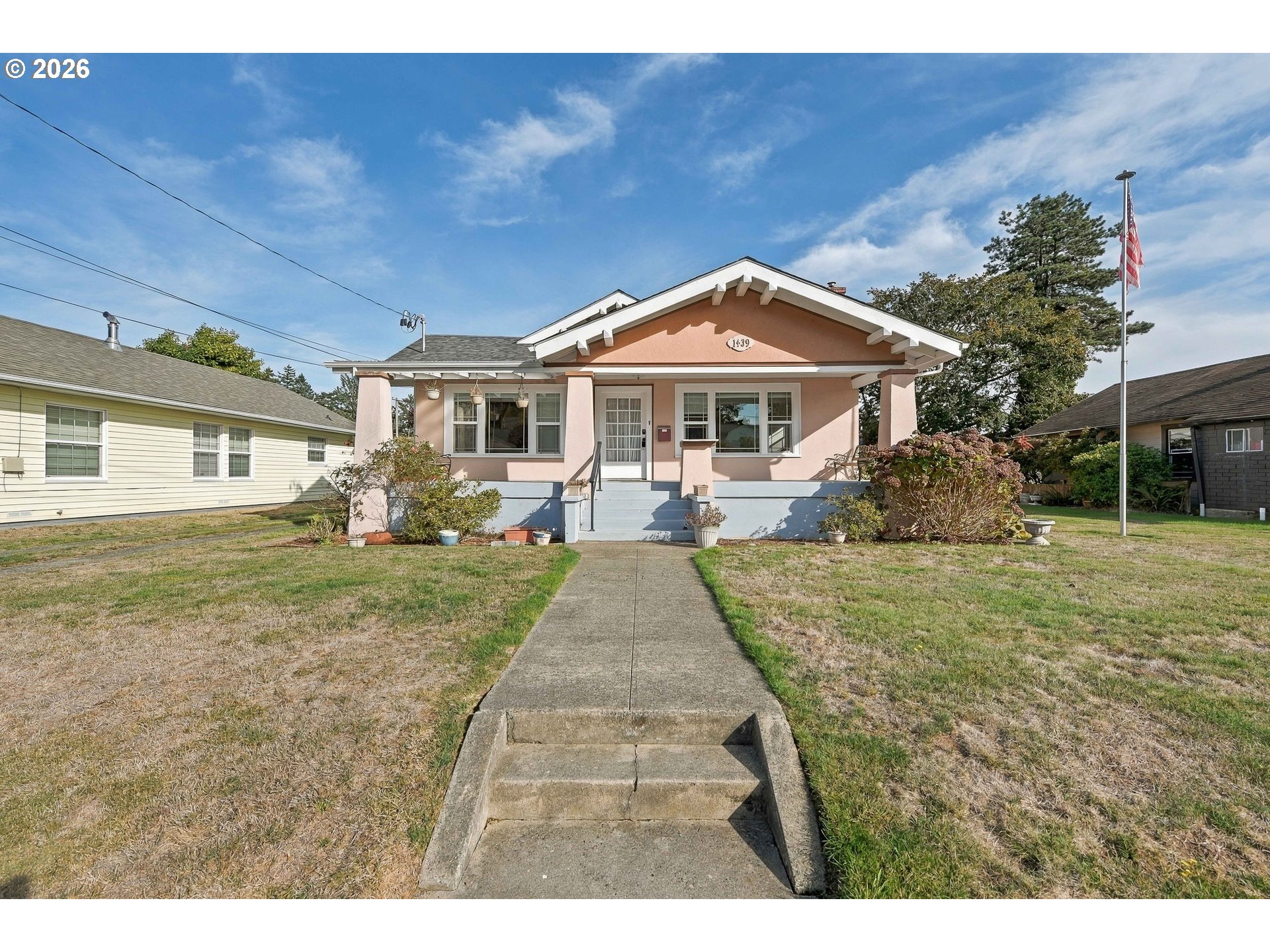1439 UNION AVE, North Bend, OR 97459