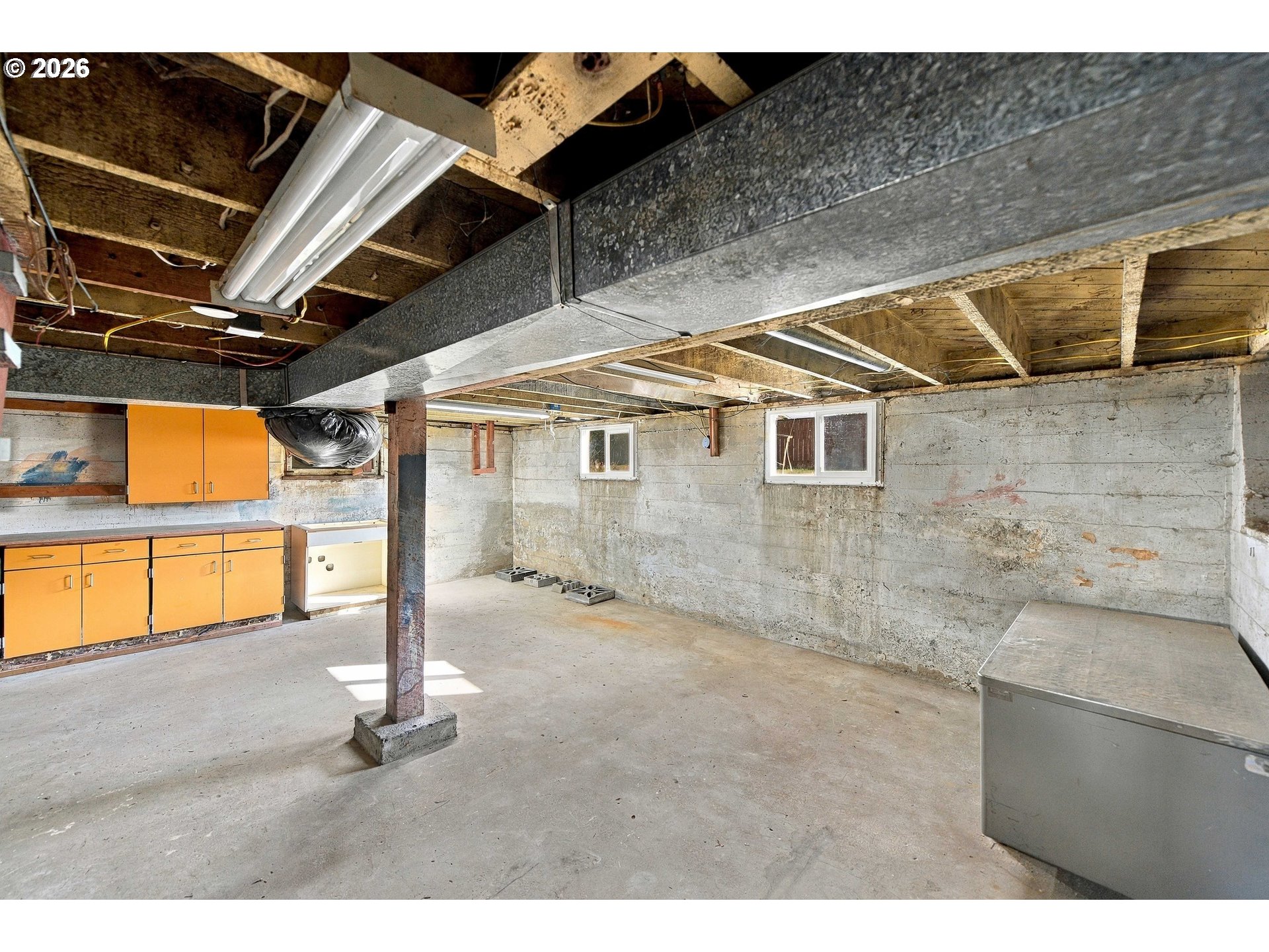 1439 UNION AVE, North Bend, OR 97459