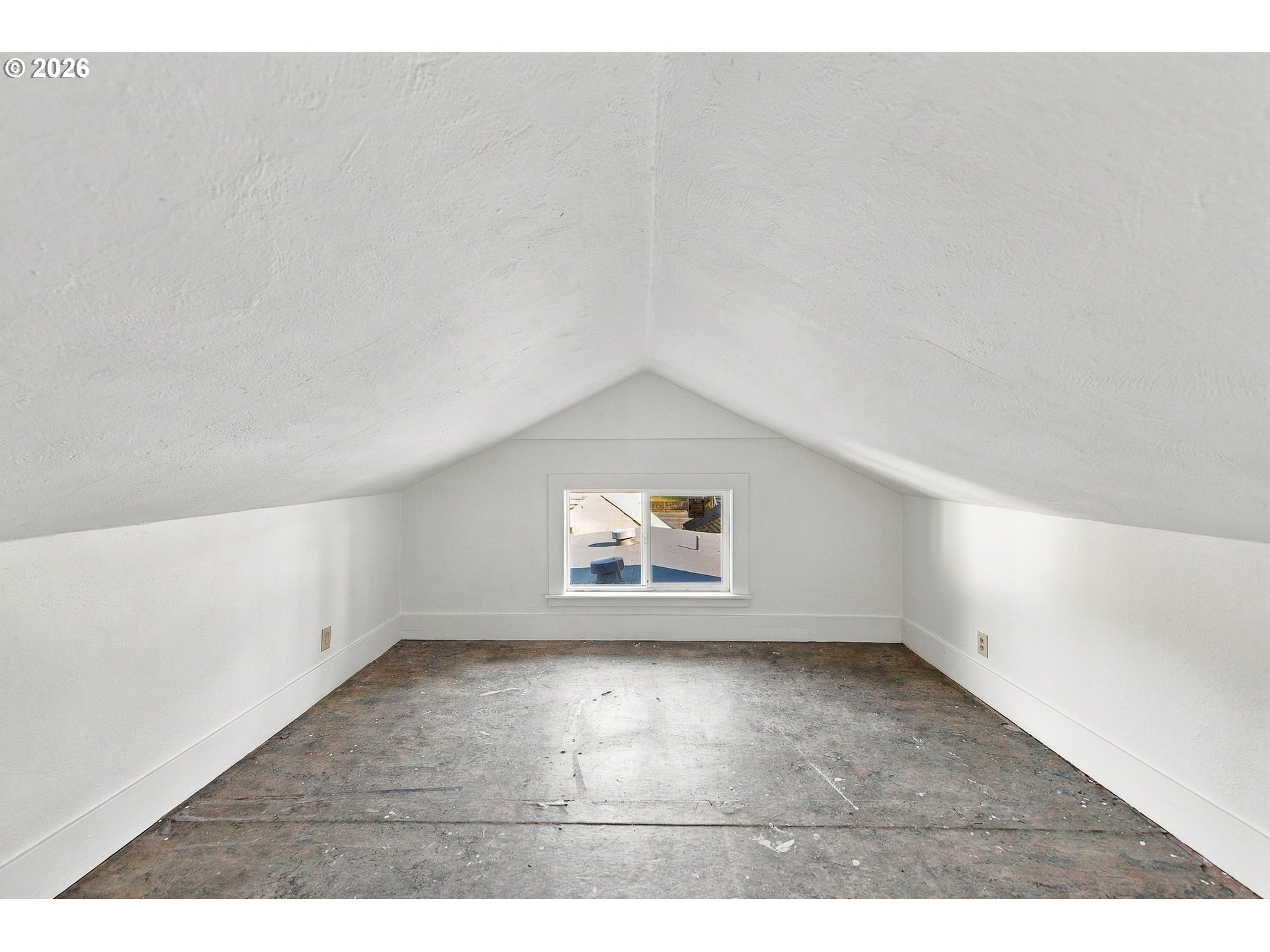1439 UNION AVE, North Bend, OR 97459