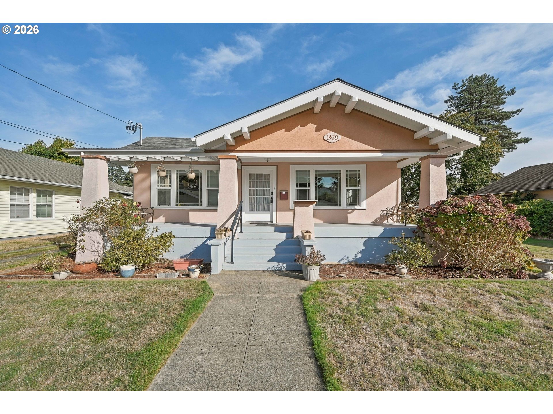 1439 UNION AVE, North Bend, OR 97459
