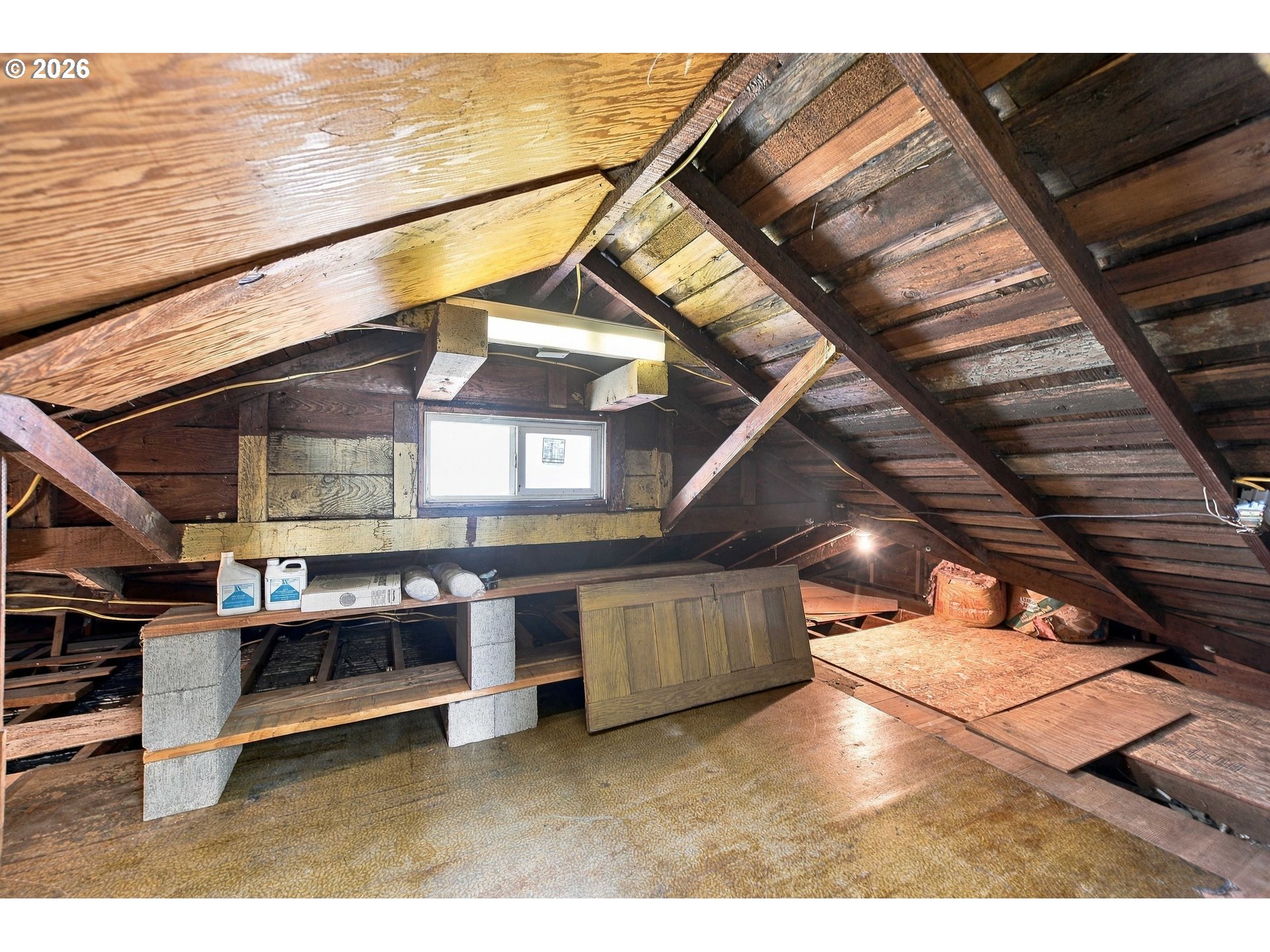 1439 UNION AVE, North Bend, OR 97459