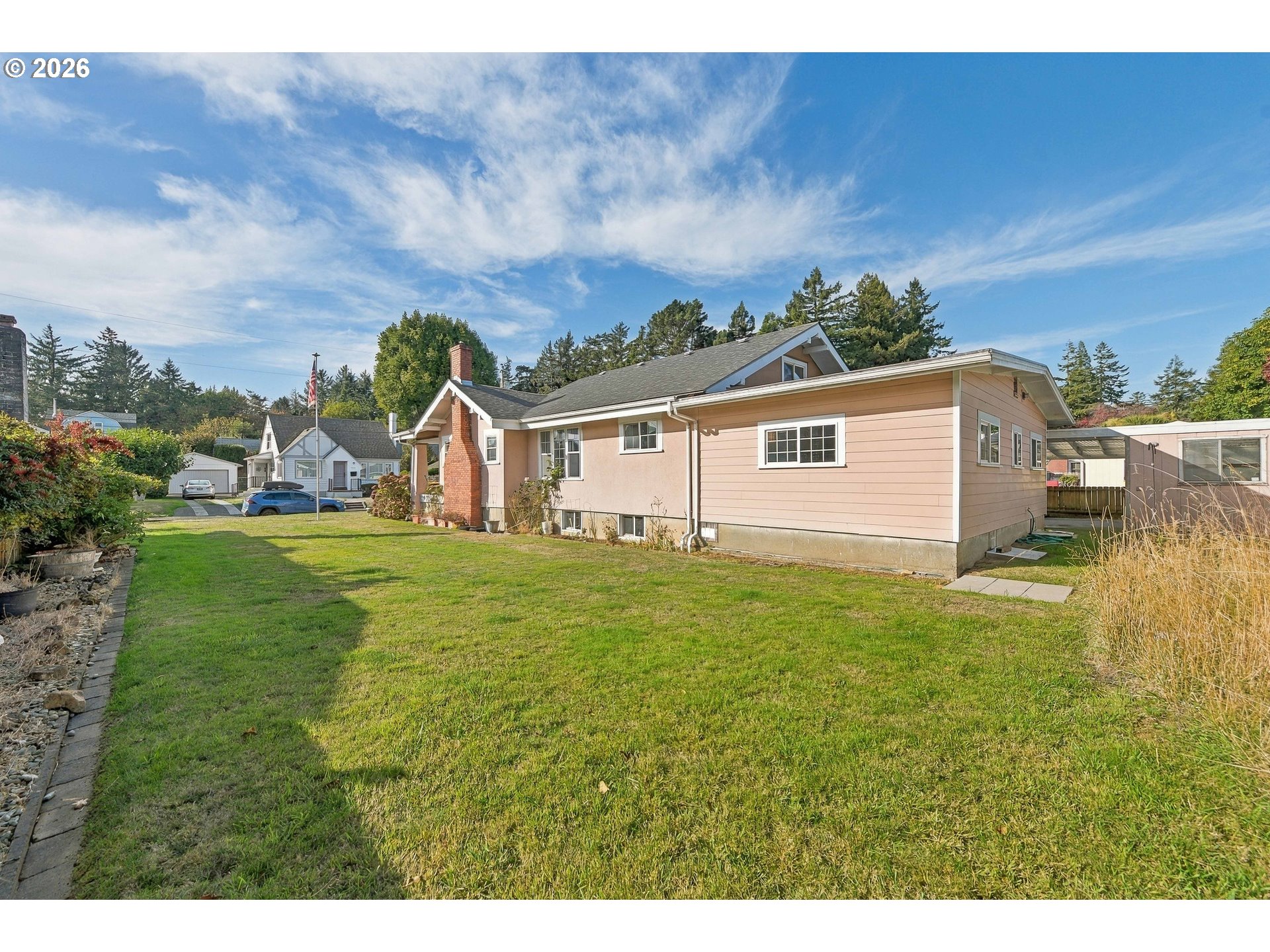 1439 UNION AVE, North Bend, OR 97459