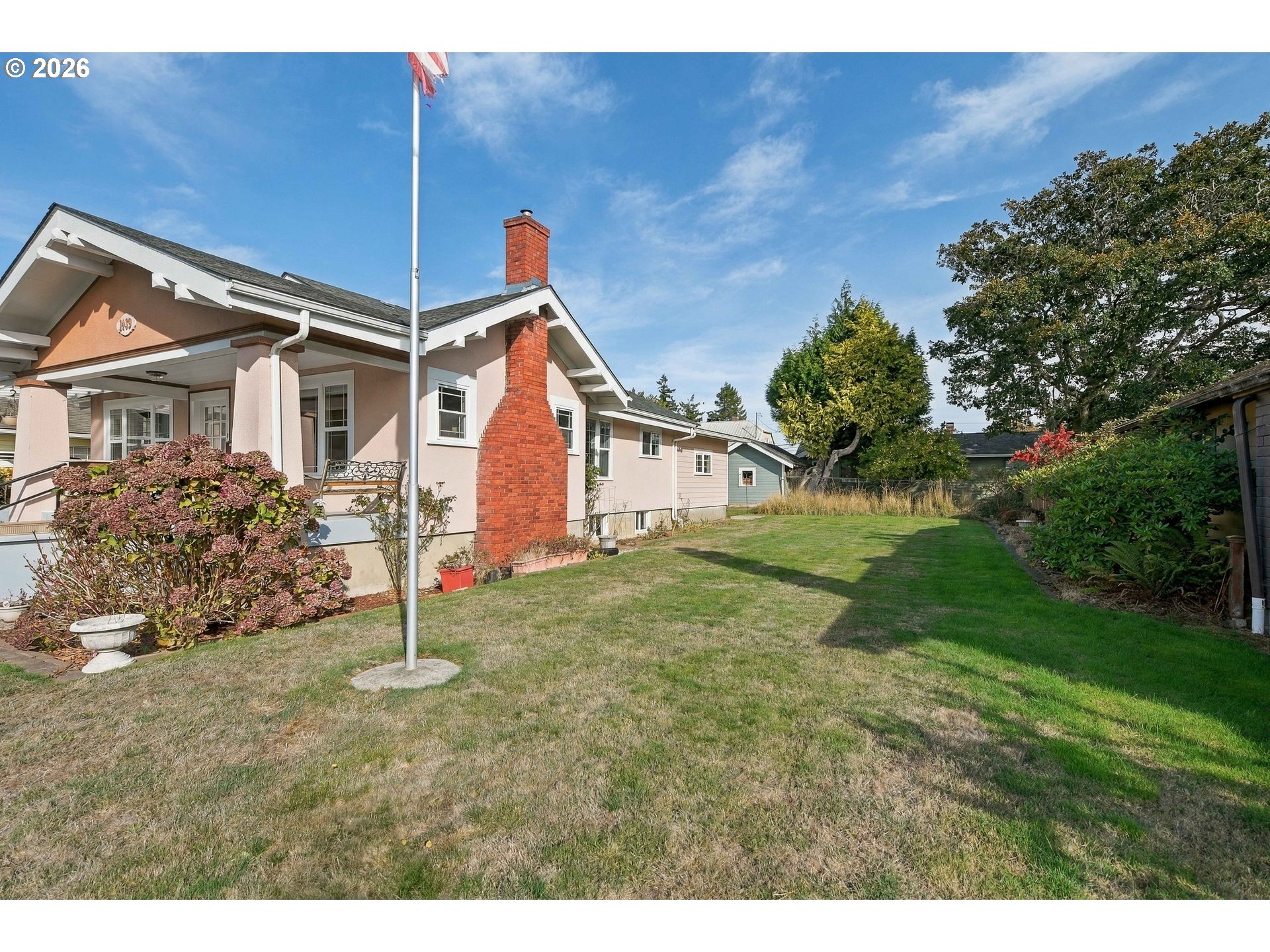 1439 UNION AVE, North Bend, OR 97459