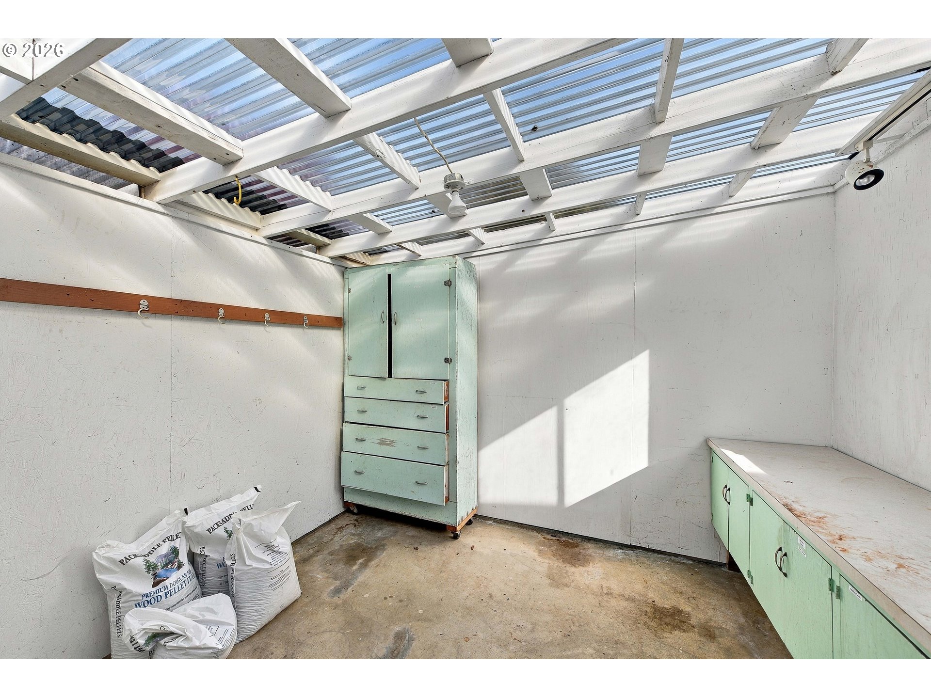 1439 UNION AVE, North Bend, OR 97459