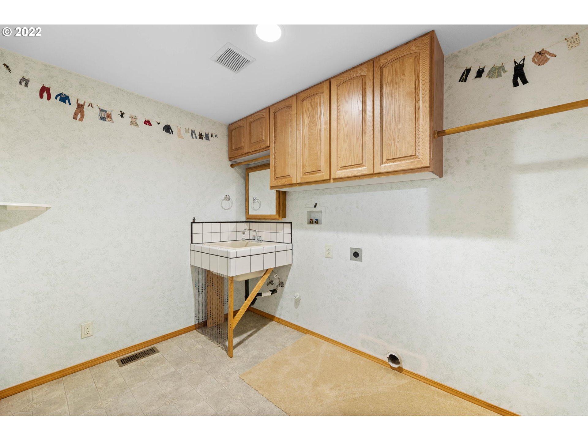 181  White Pine Rd, Castle Rock, WA 98611