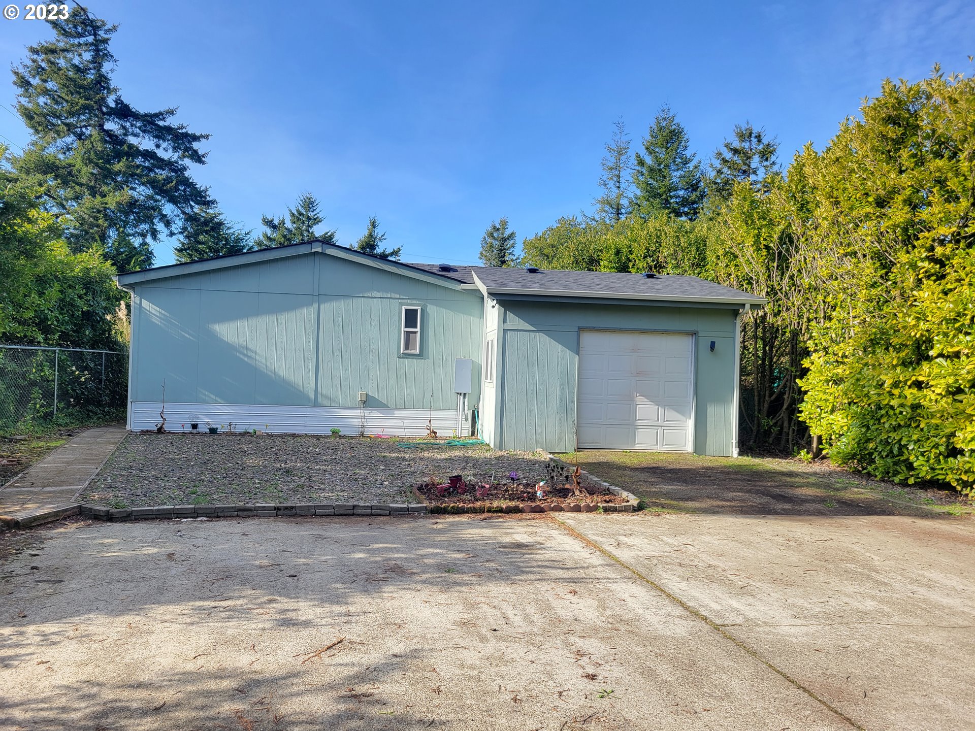 8 REDWOOD ST, Florence, OR 97439