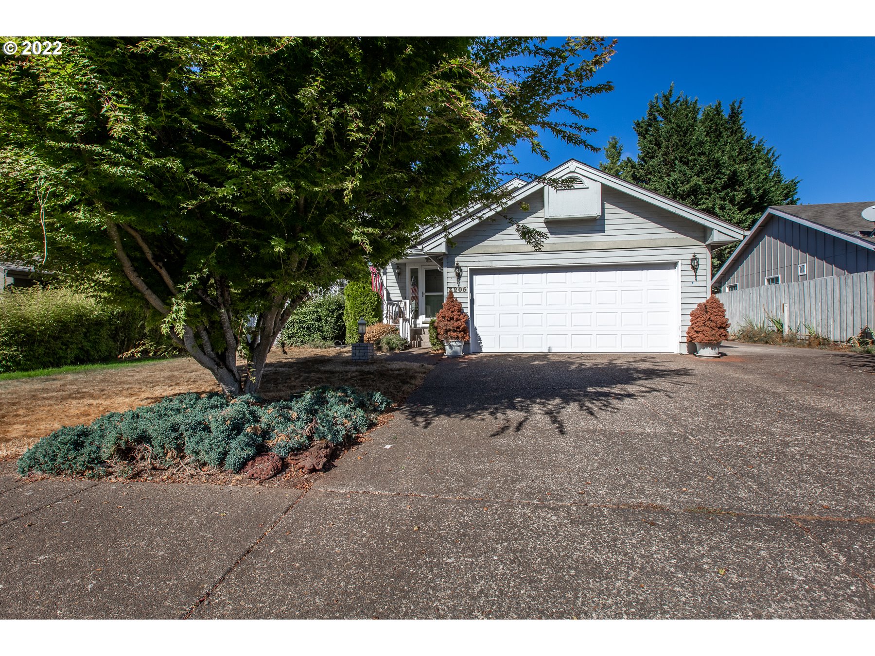 3205 QUEENS EAST ST, Eugene, OR 97401
