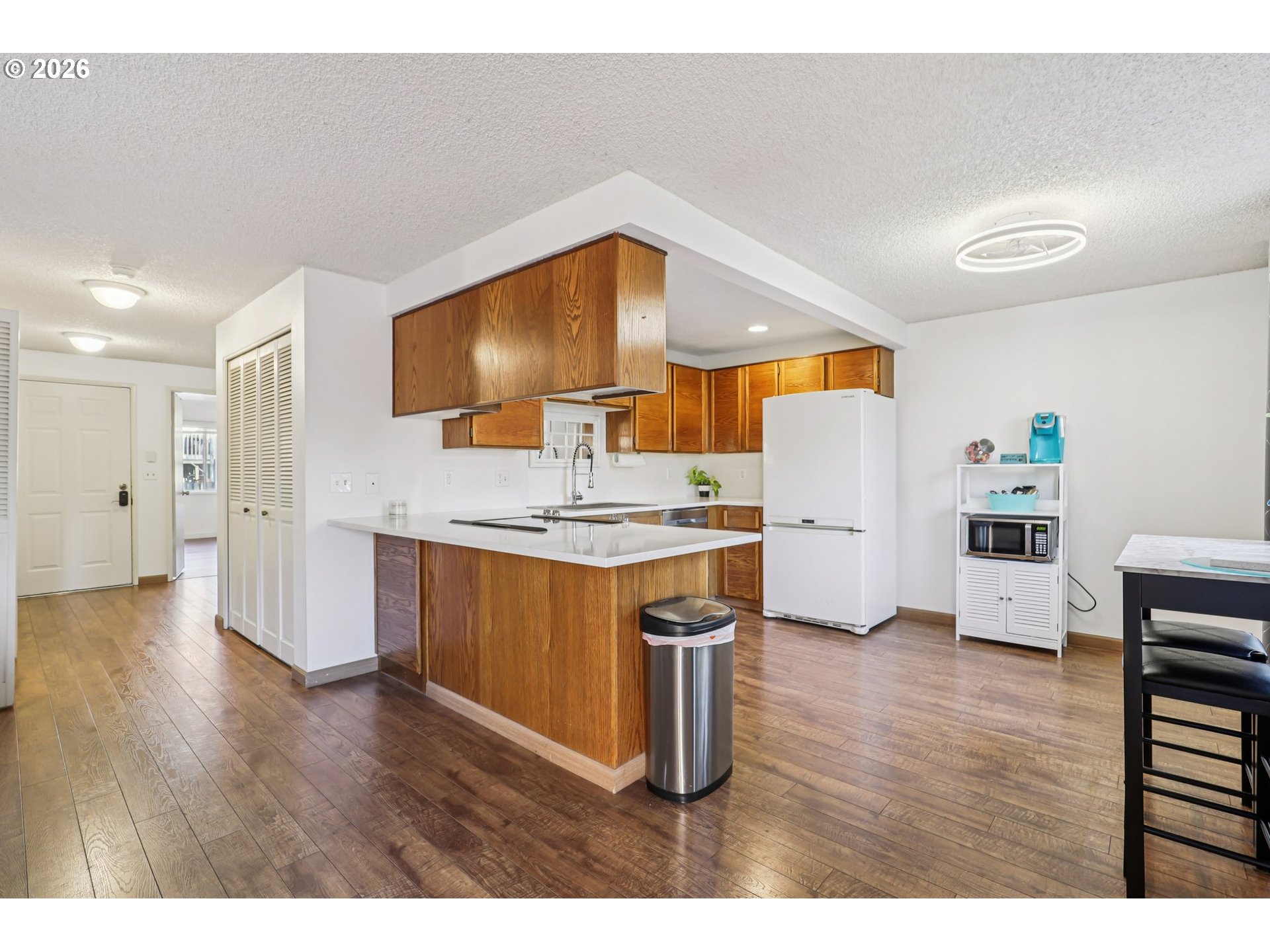 Photo #5: 221857053 Listing: Photo #5