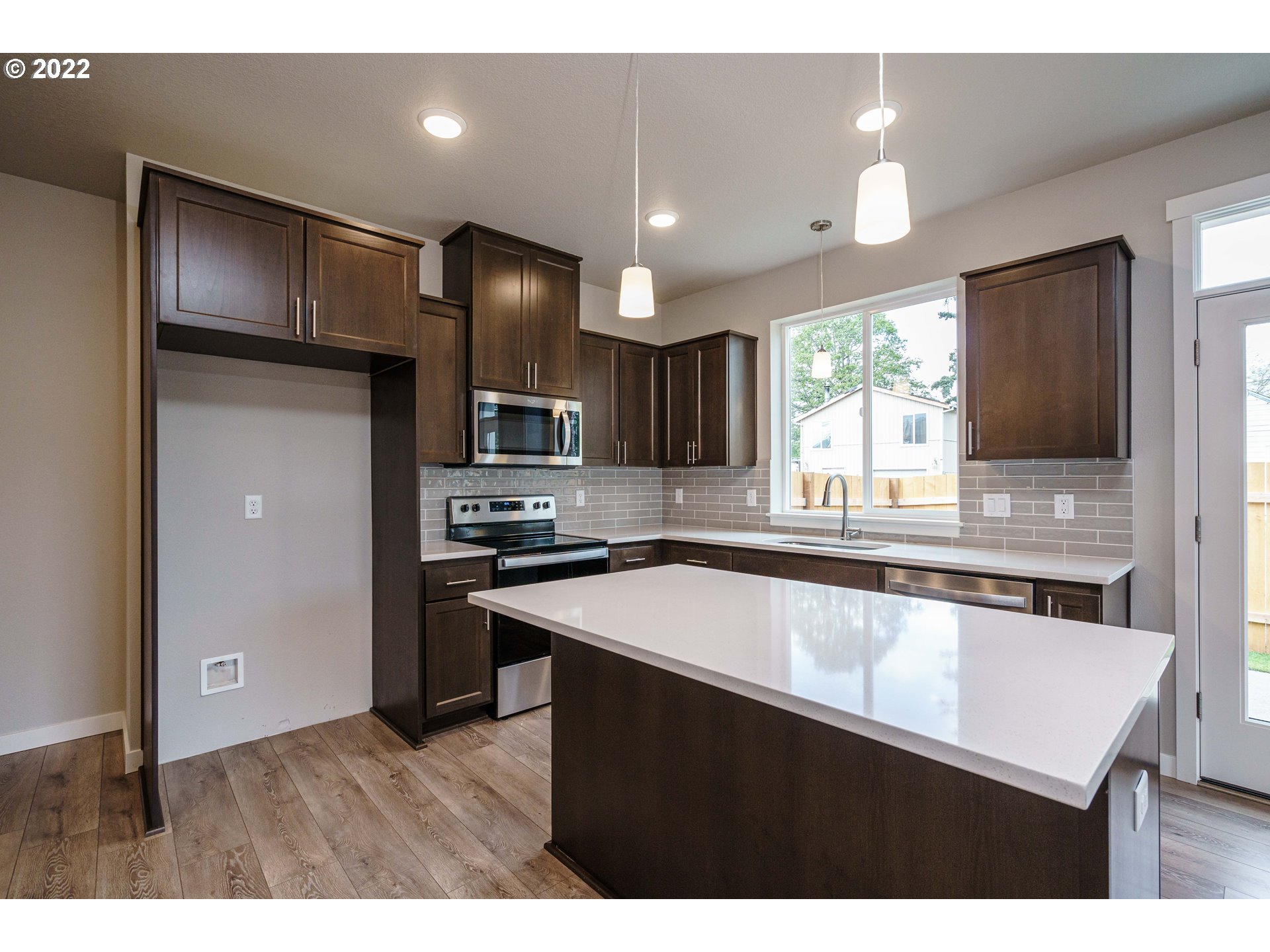 Photo #3: 22201713 Listing 