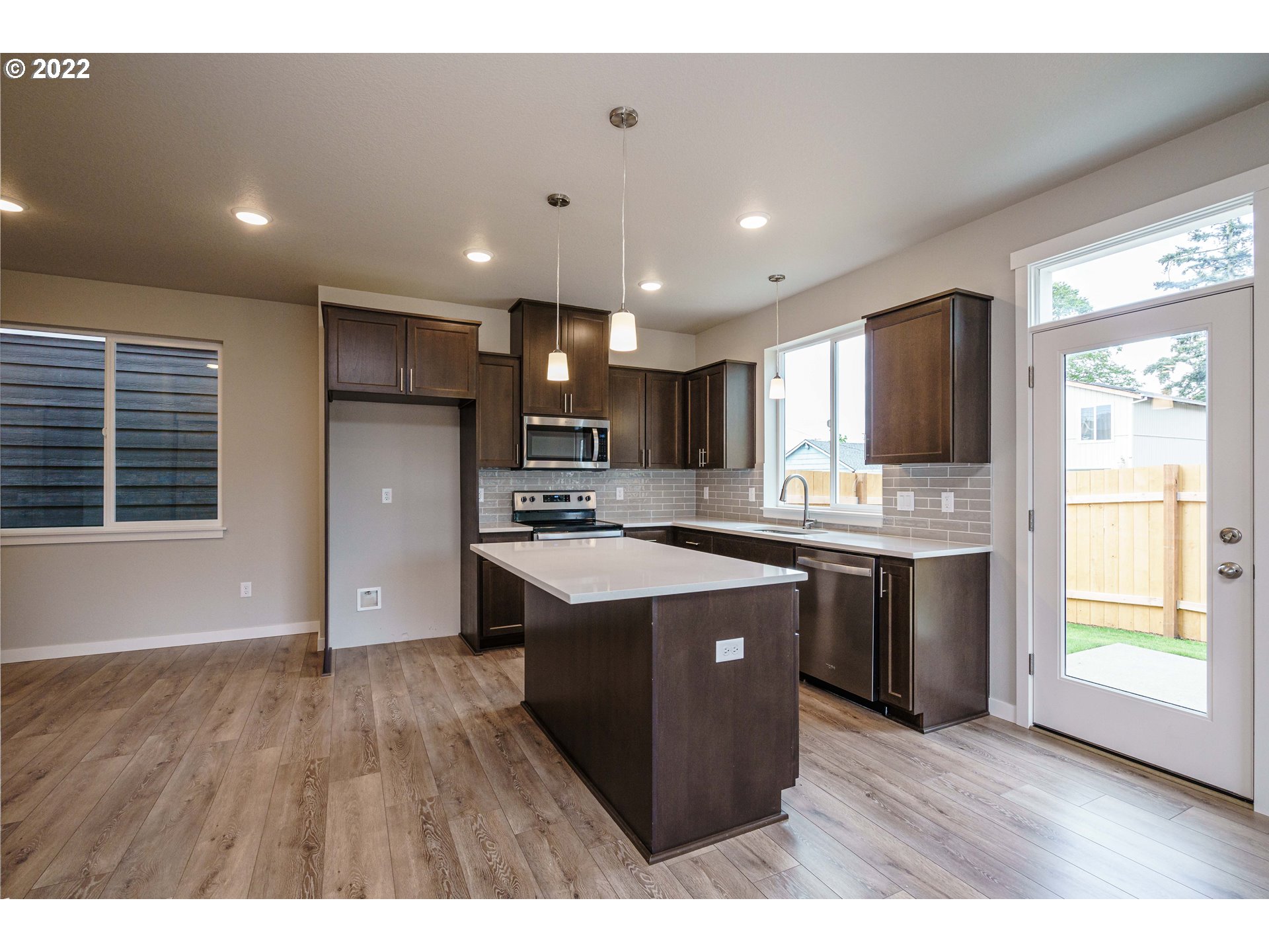Photo #4: 22201713 Listing 