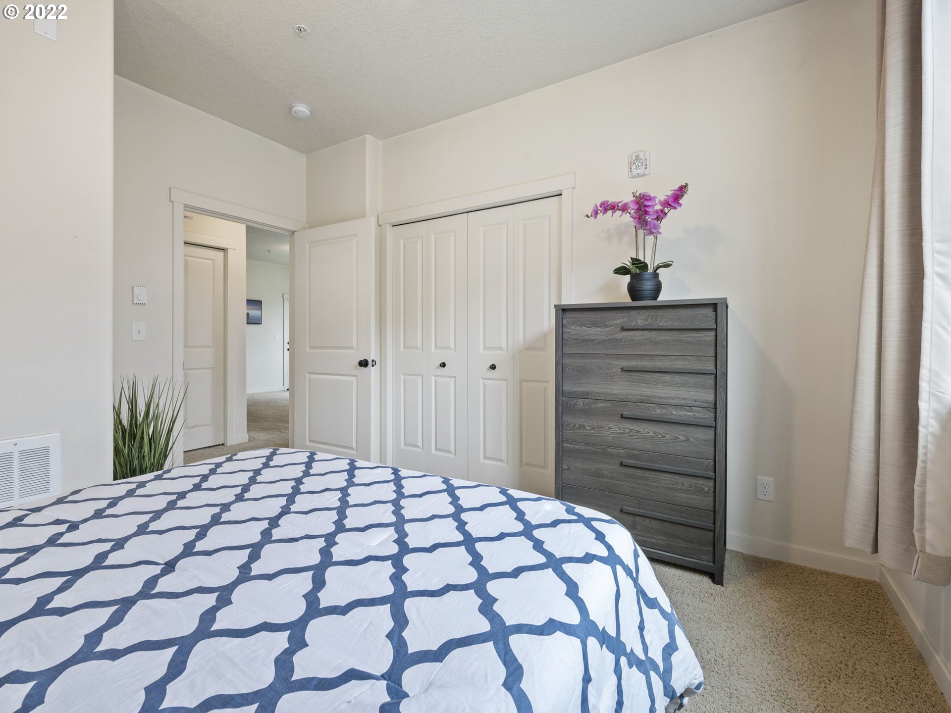 Photo #6: 22207299 Listing 